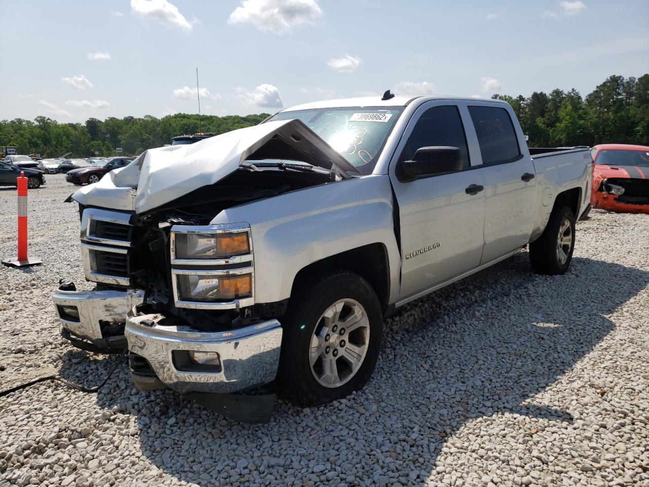 Photo 2 from auction – 2014 CHEVROLET SILVERADO with VIN 3GCUKREC4EG142115