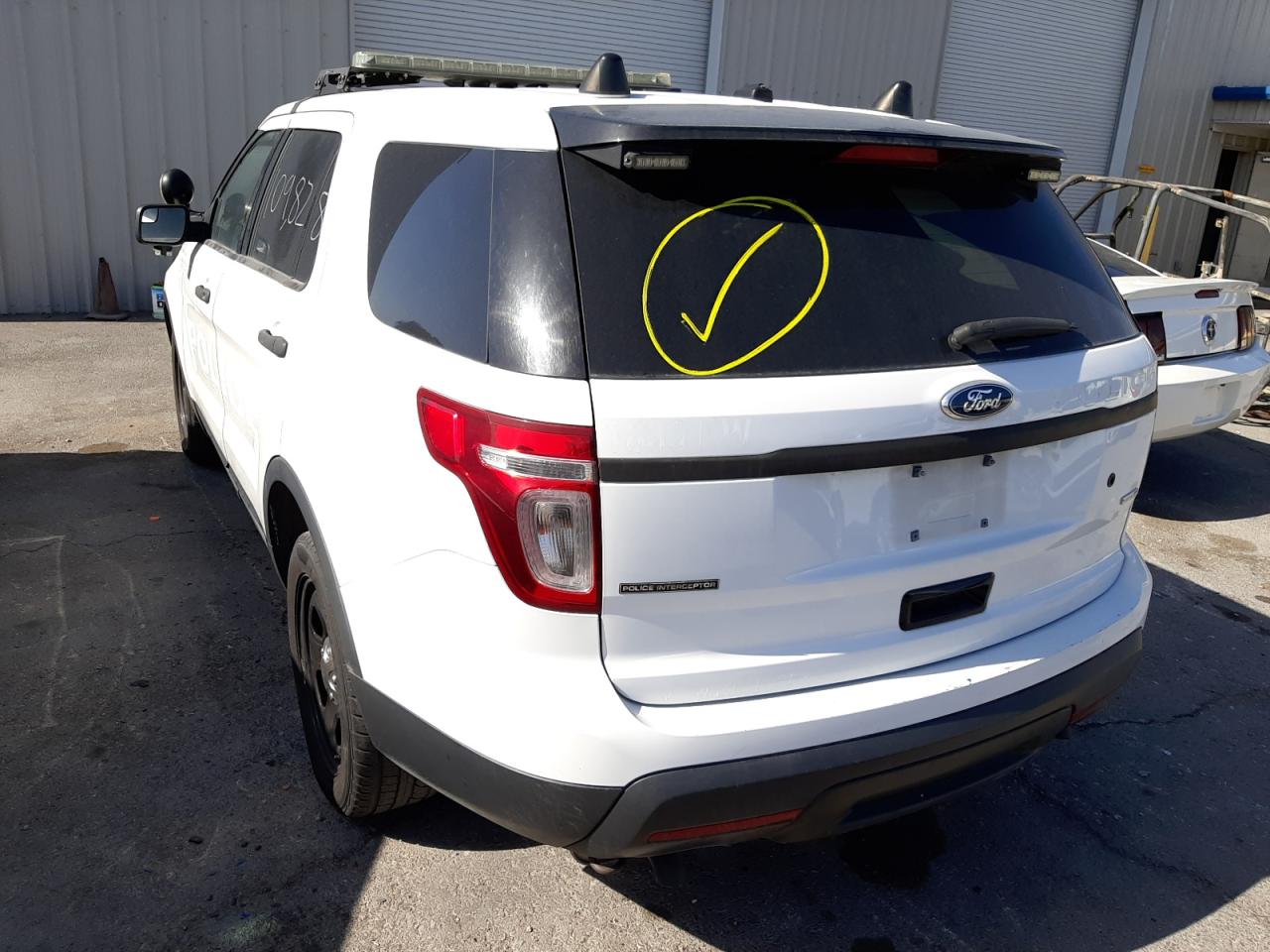 Photo 3 from auction – 2014 FORD EXPLORER P with VIN 1FM5K8AR7EGA09283