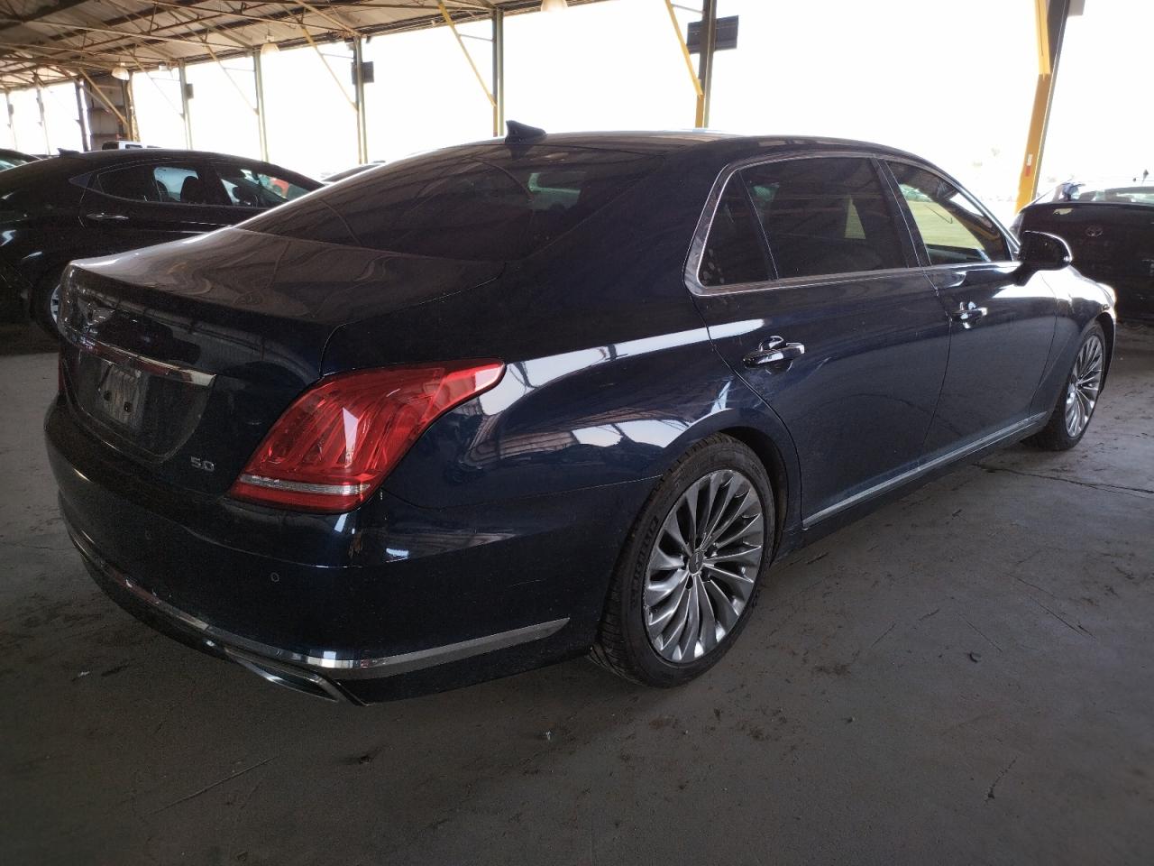 Photo 4 from auction – 2018 GENESIS G90 ULTIMA with VIN KMHG54JH2JU044101