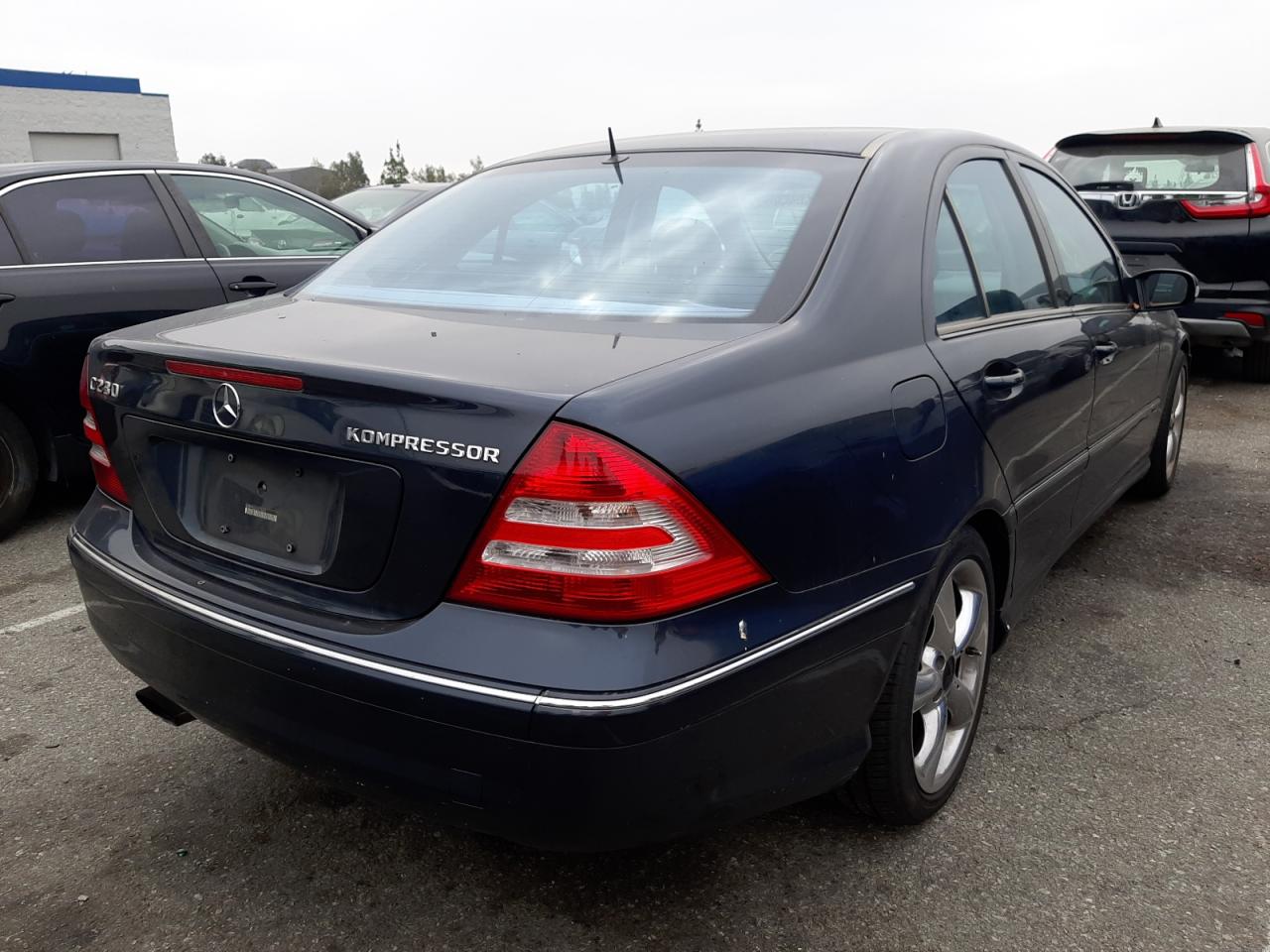 Photo 4 from auction – 2005 MERCEDES-BENZ C-CLASS with VIN WDBRF40J35A776242