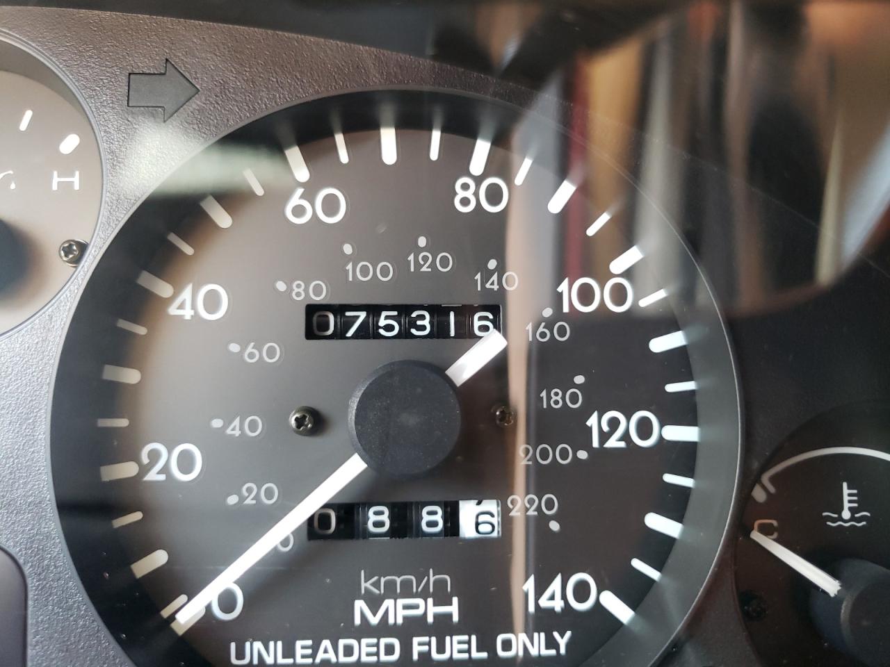 Photo 8 from auction – 1996 MAZDA MIATA with VIN JM1NA3539T0708937