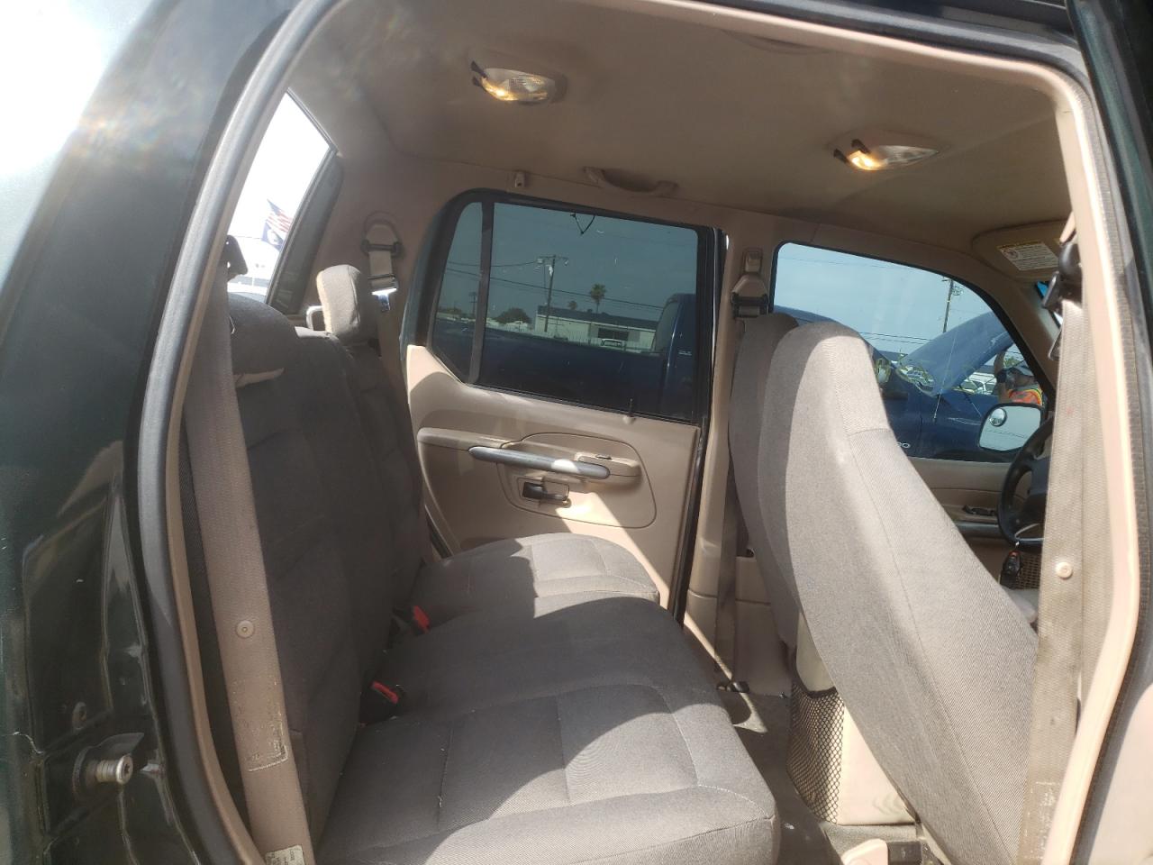 Photo 6 from auction – 2002 FORD EXPLORER S with VIN 1FMZU67E82UD27186