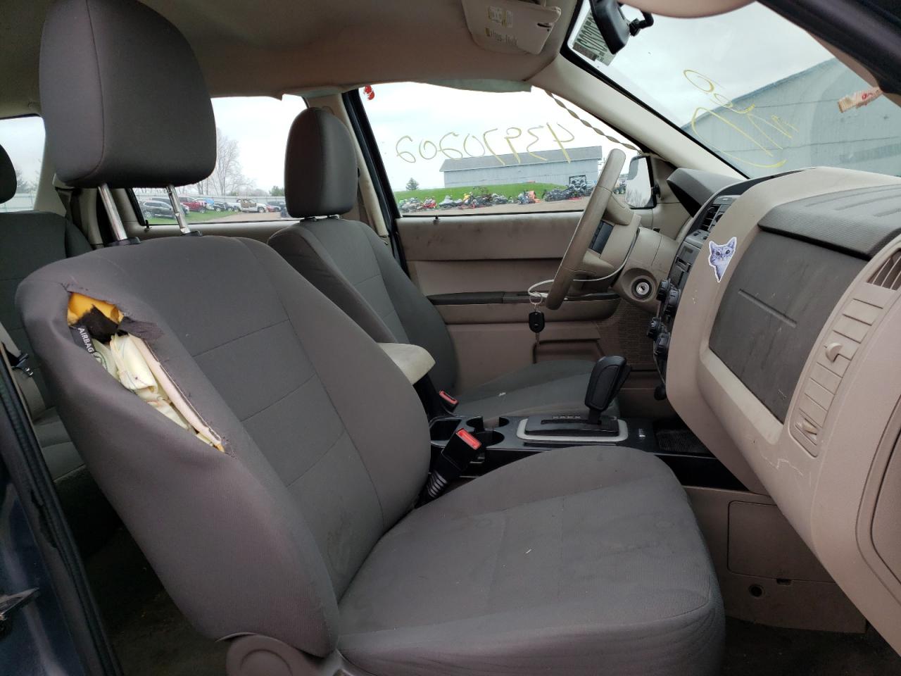 Photo 5 from auction – 2010 FORD ESCAPE XLS with VIN 1FMCU9C78AKD24300