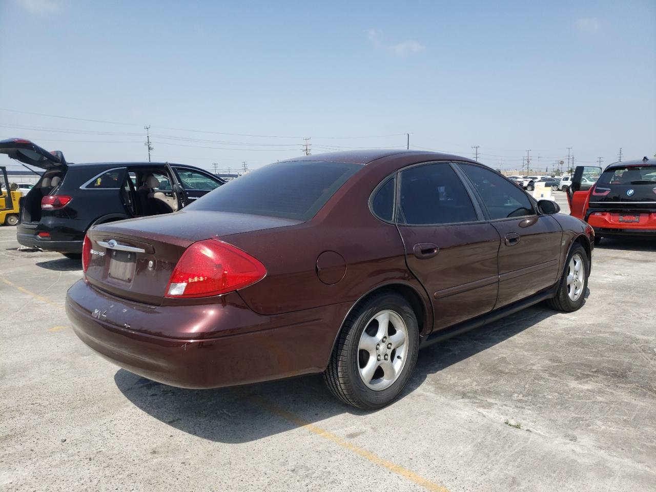 Photo 4 from auction – 2001 FORD TAURUS SES with VIN 1FAFP55S31G165228