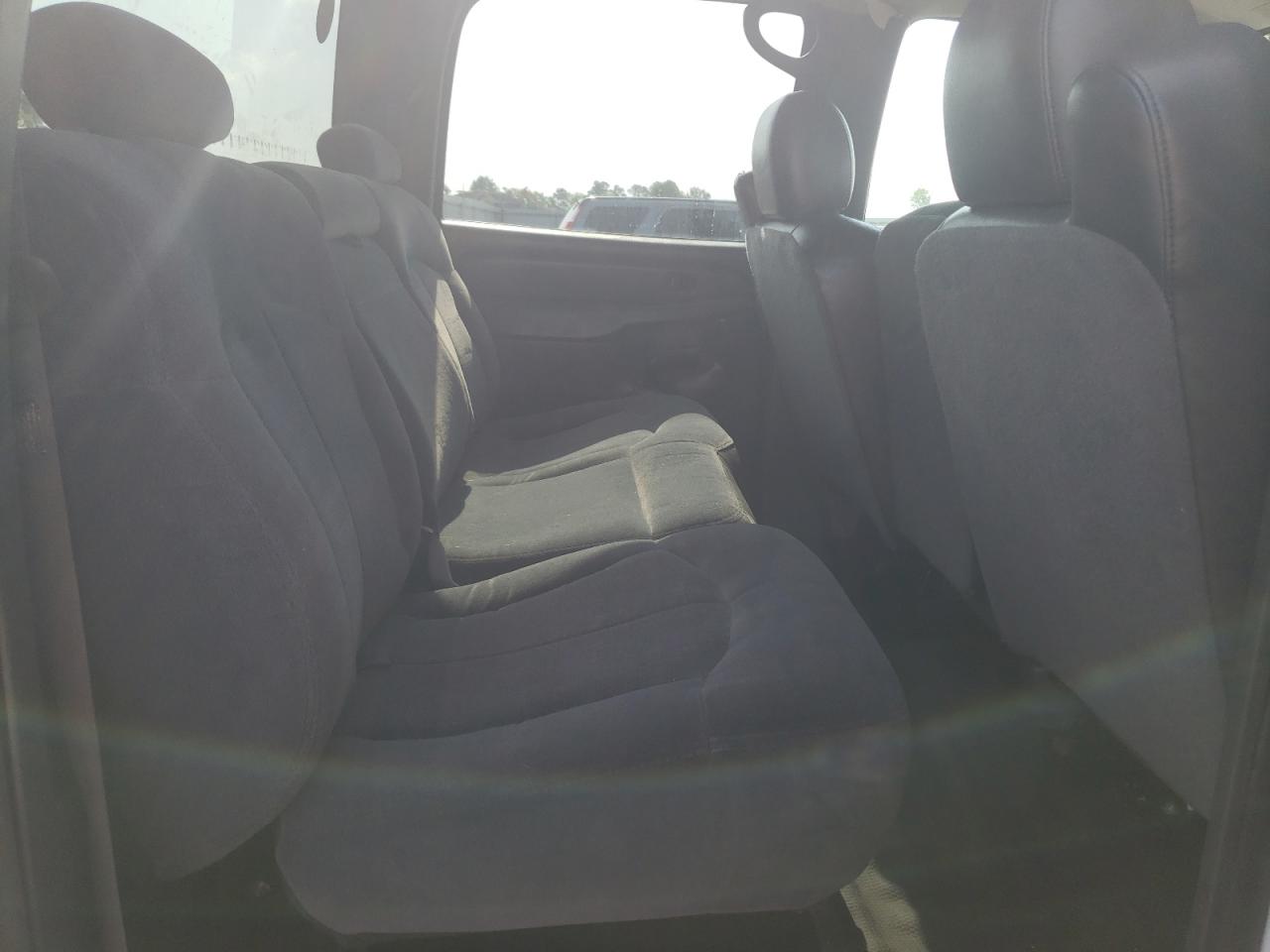 Photo 6 from auction – 2006 CHEVROLET SILVERADO with VIN 1GCHC23U16F175903