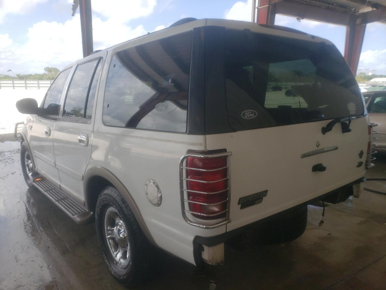 Photo 3 from auction – 2000 FORD EXPEDITION with VIN 1FMRU1766YLA59197
