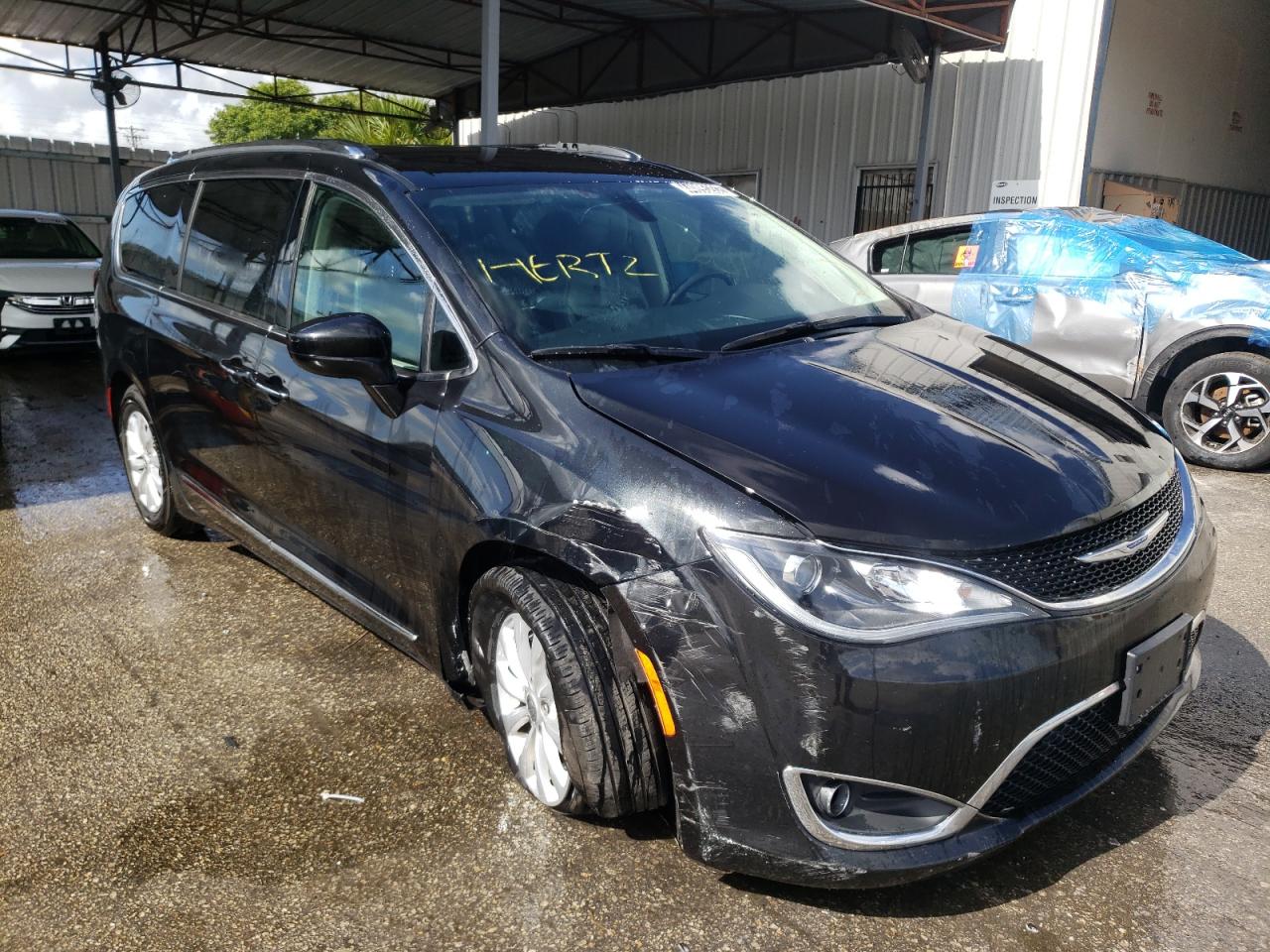 CHRYSLER PACIFICA T 2019 with VIN 2C4RC1BG1KR651418 - Photo from auction