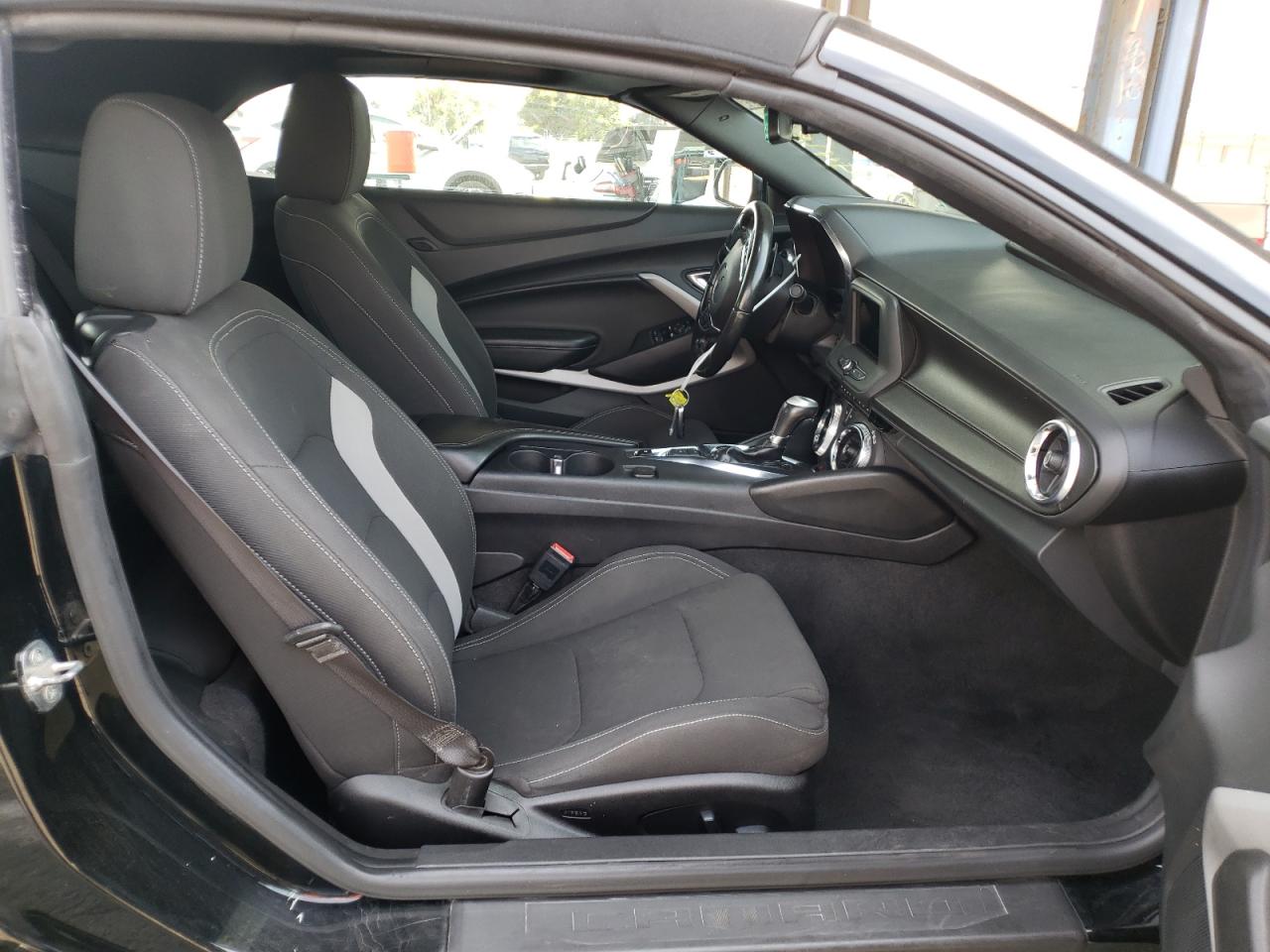Photo 5 from auction – 2019 CHEVROLET CAMARO LS with VIN 1G1FB3DX7K0112755