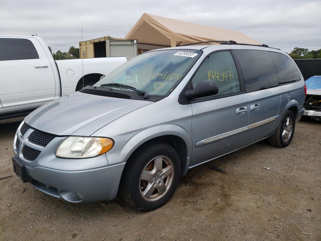 Photo 2 from auction – 2003 DODGE GRAND CARA with VIN 2D8GP54L33R251408