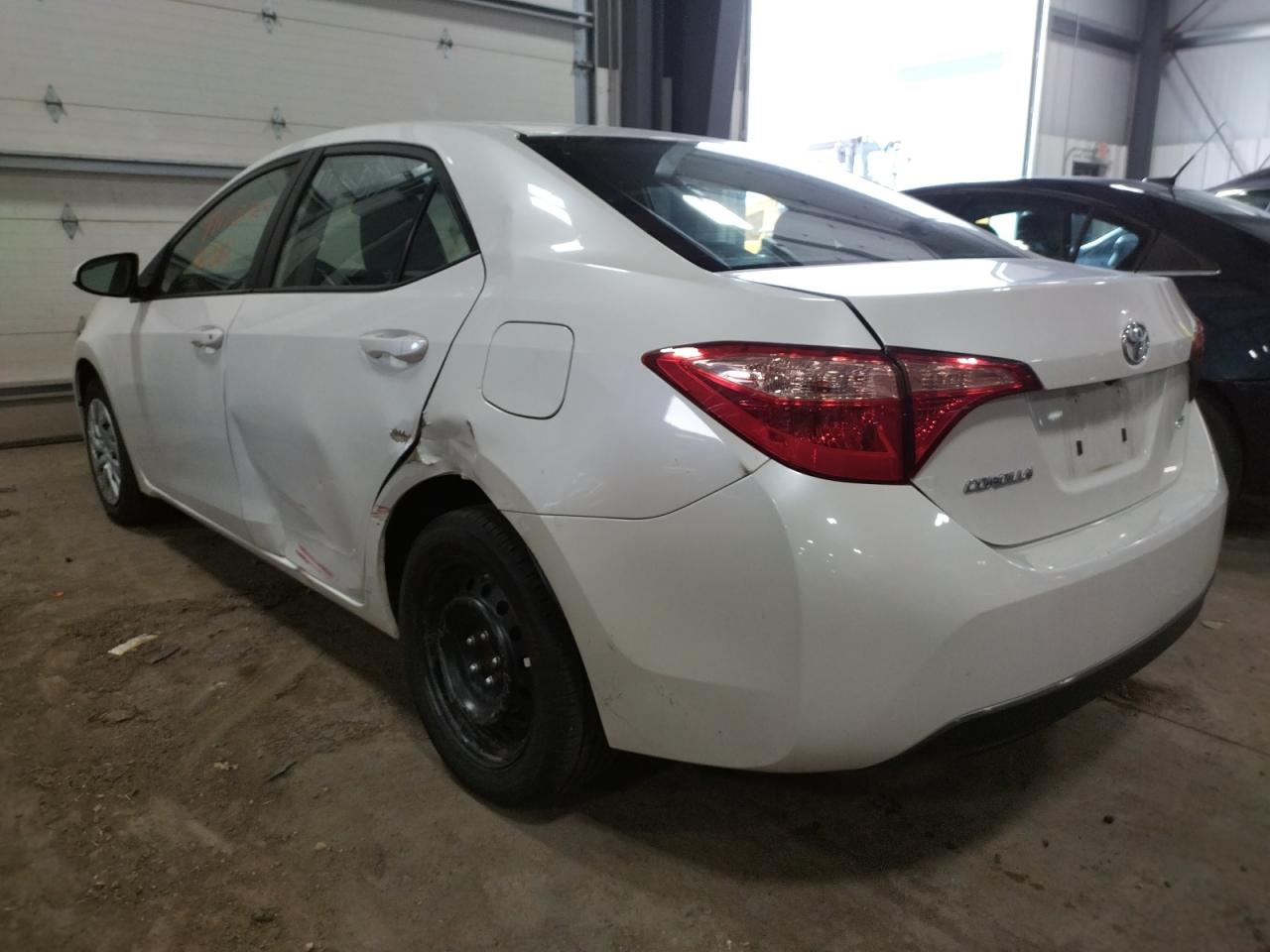 Photo 3 from auction – 2018 TOYOTA COROLLA L with VIN 5YFBURHE4JP809607