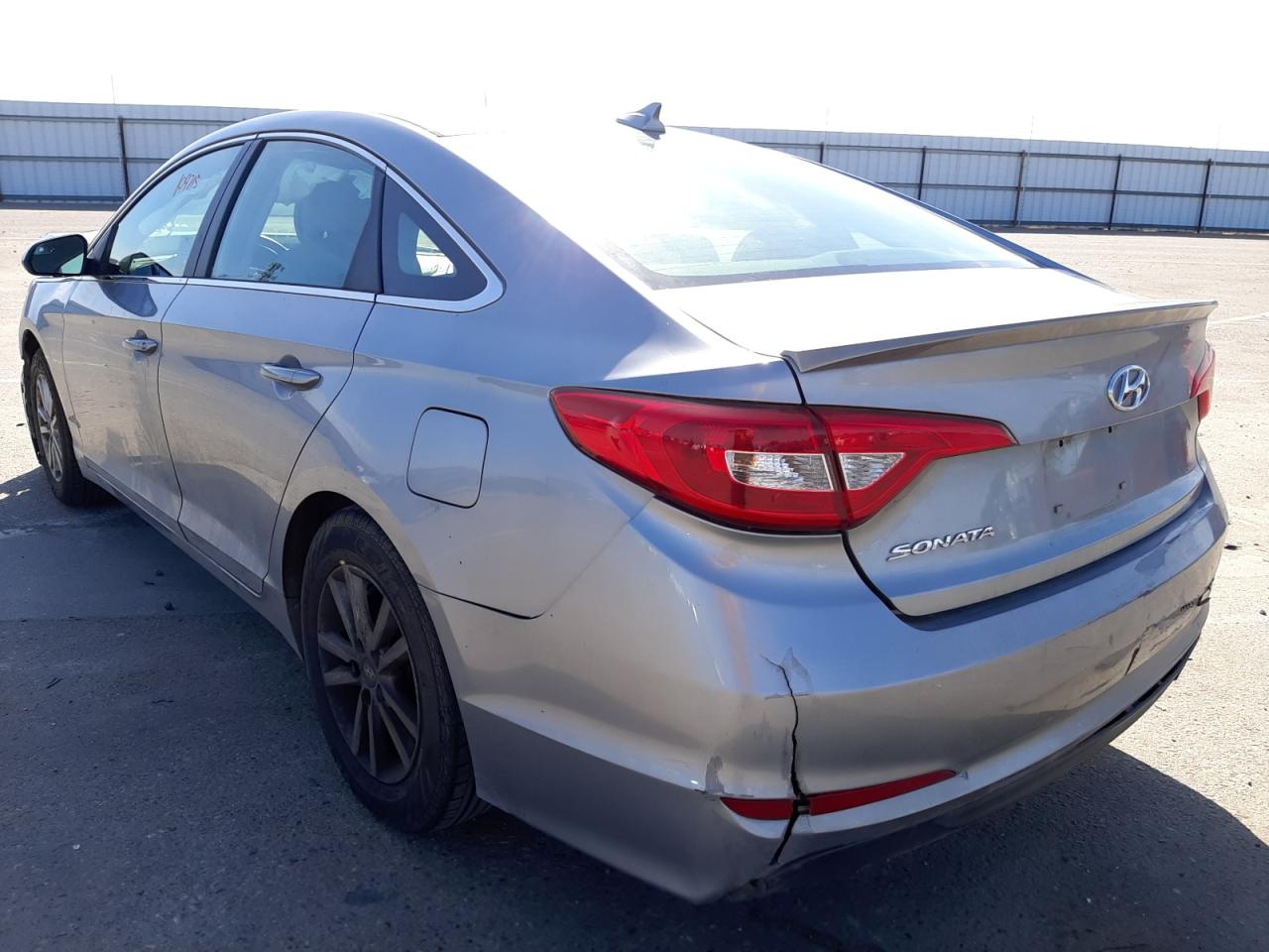 Photo 3 from auction – 2015 HYUNDAI SONATA SE with VIN 5NPE24AF4FH059249