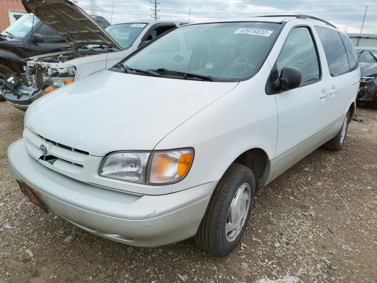 Photo 2 from auction – 2000 TOYOTA SIENNA LE with VIN 4T3ZF13C0YU259029