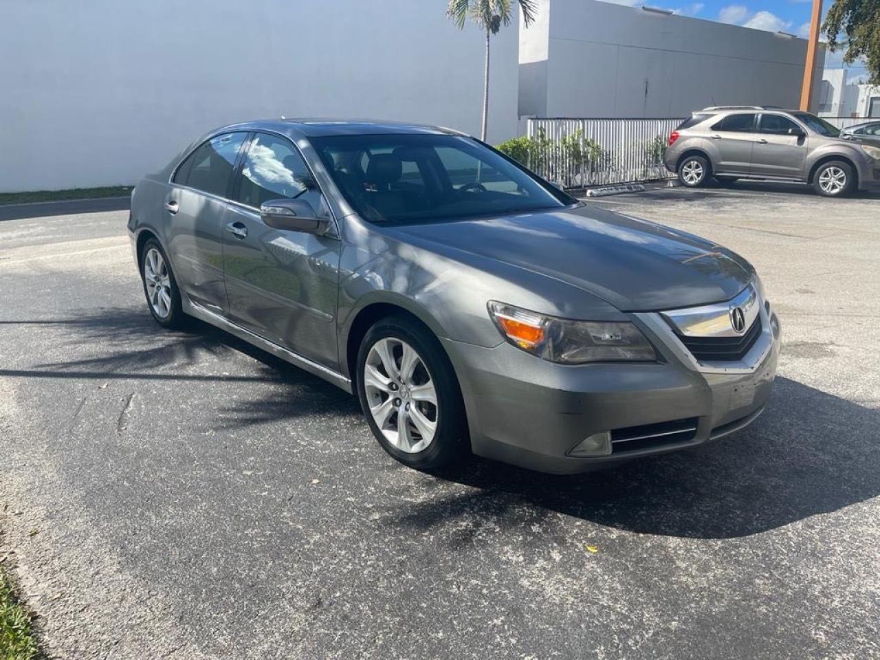 ACURA RL 2009 with VIN JH4KB26639C002040 - Photo from auction