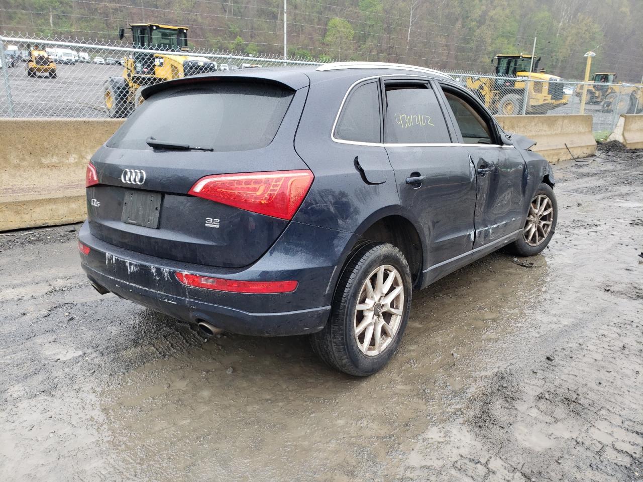 Photo 4 from auction – 2010 AUDI Q5 PREMIUM with VIN WA1CKAFP7AA077598