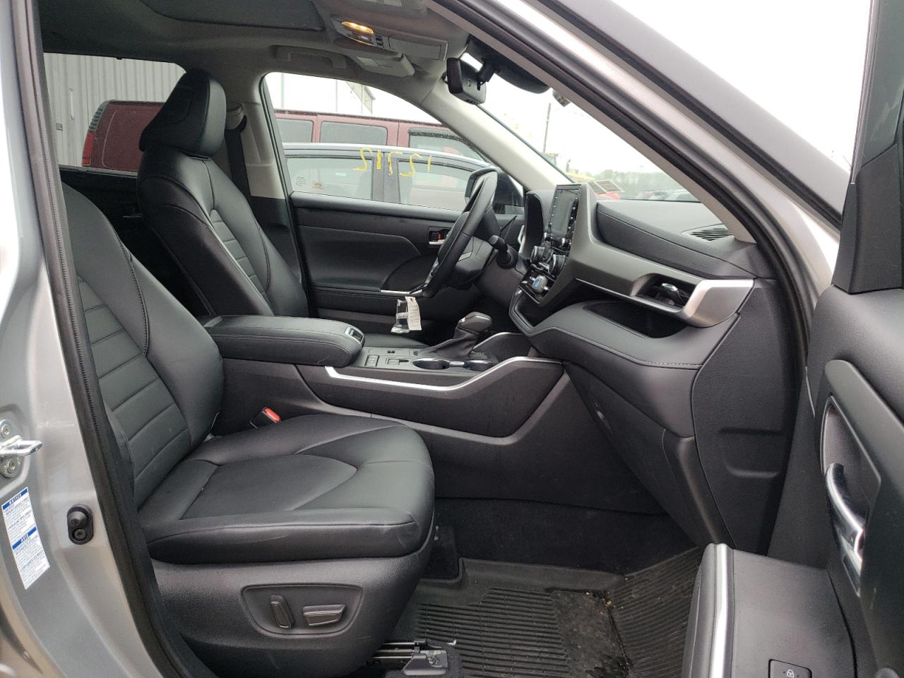 Photo 5 from auction – 2020 TOYOTA HIGHLANDER with VIN 5TDGBRCHXLS506791