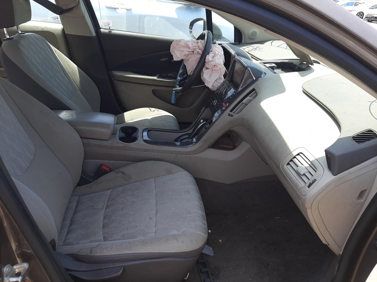 Photo 5 from auction – 2015 CHEVROLET VOLT with VIN 1G1RA6E44FU111485