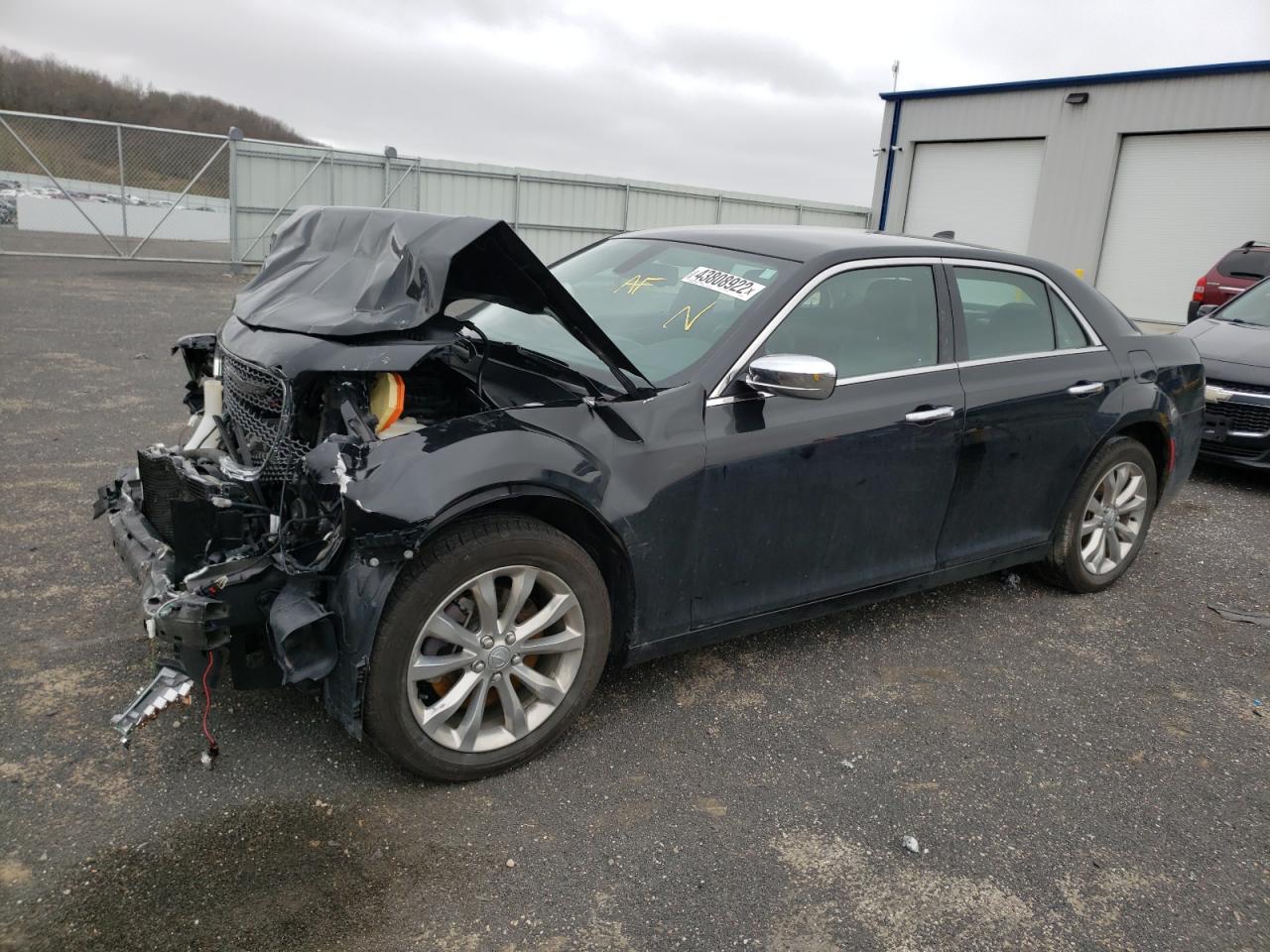 Photo 2 from auction – 2019 CHRYSLER 300 LIMITE with VIN 2C3CCAKG3KH690916