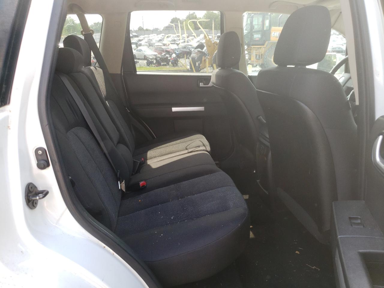 Photo 6 from auction – 2011 MITSUBISHI ENDEAVOR L with VIN 4A4JN2AS3BE032148