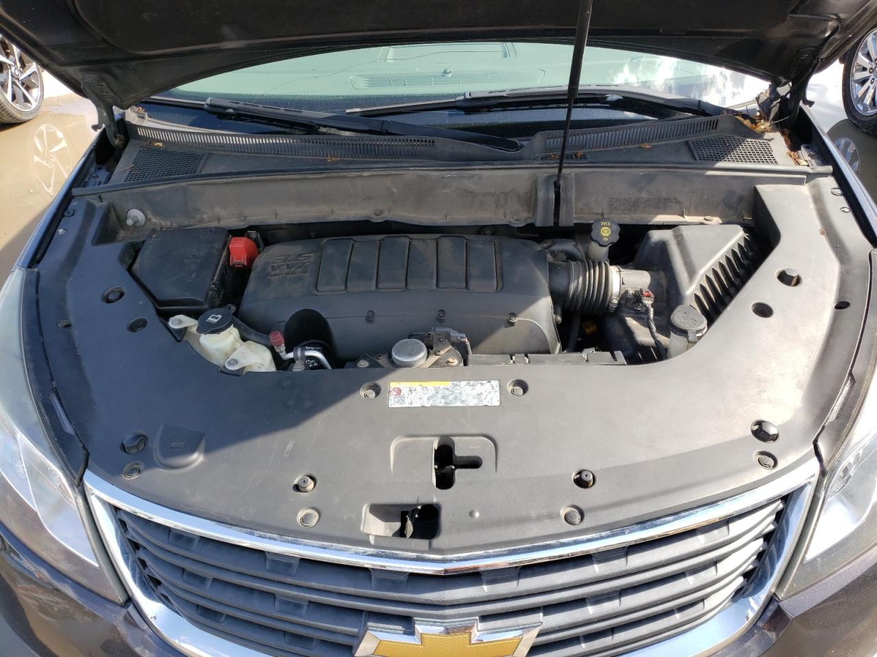 Photo 7 from auction – 2017 CHEVROLET TRAVERSE L with VIN 1GNKRFED6HJ110500