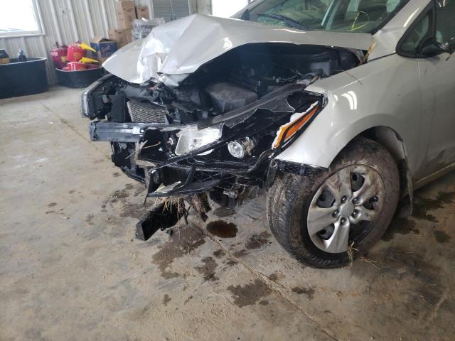 Photo 9 from auction – 2017 KIA FORTE LX with VIN 3KPFK4A71HE116270