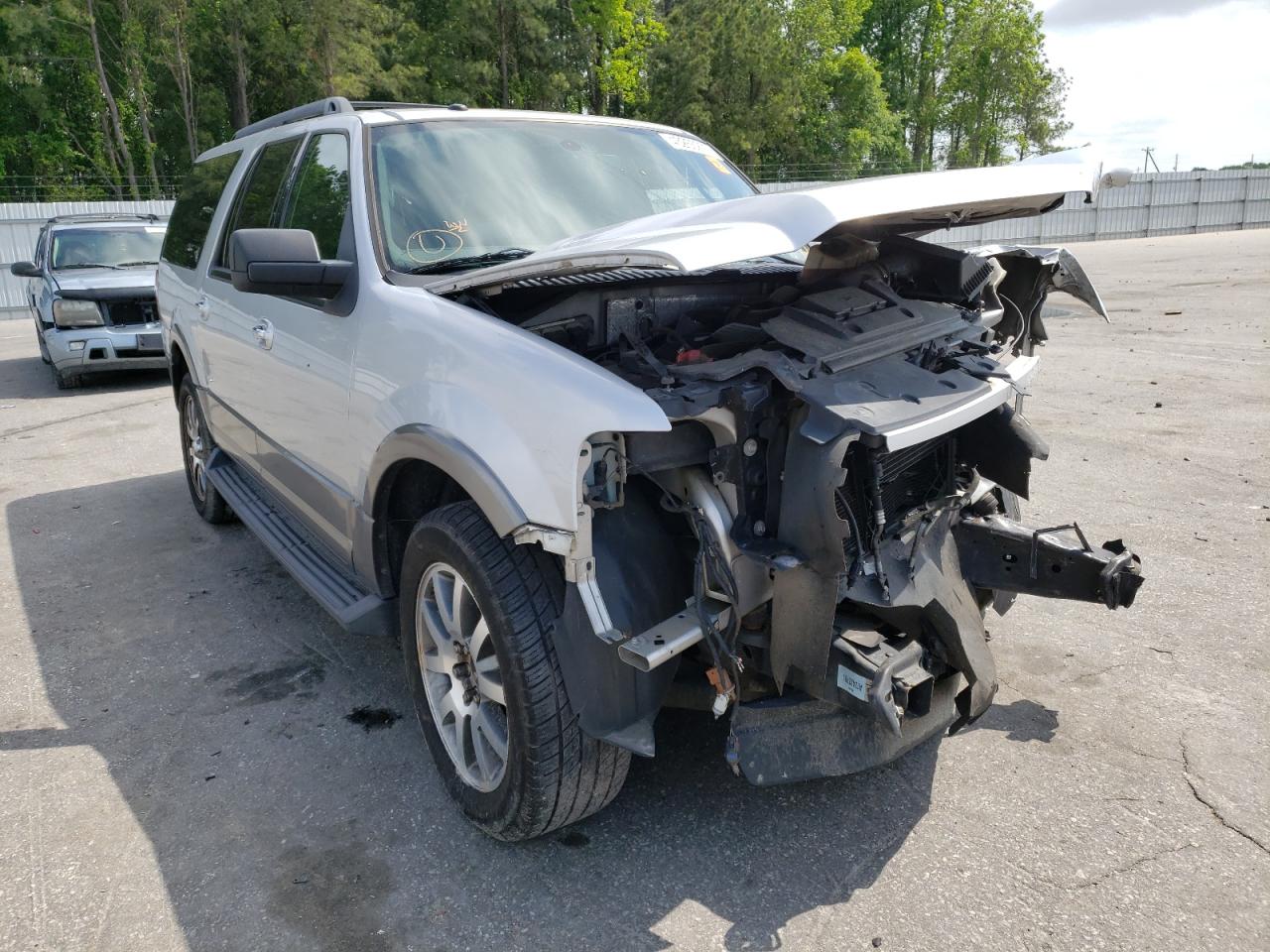 FORD EXPEDITION 2011 z numerem VIN 1FMJK1H54BEF34141 - Zdjęcie z aukcji