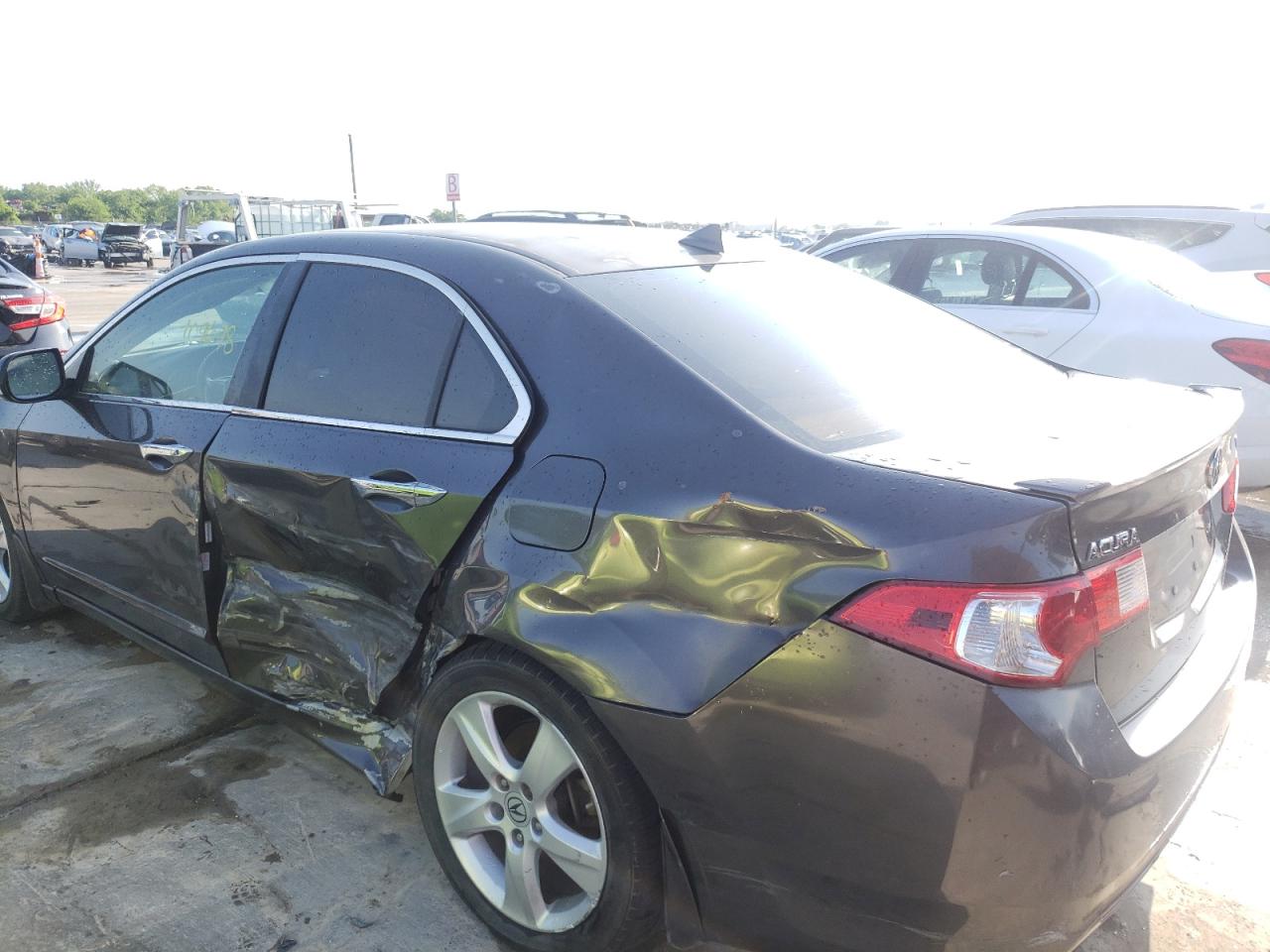Photo 9 from auction – 2010 ACURA TSX with VIN JH4CU2F61AC042362