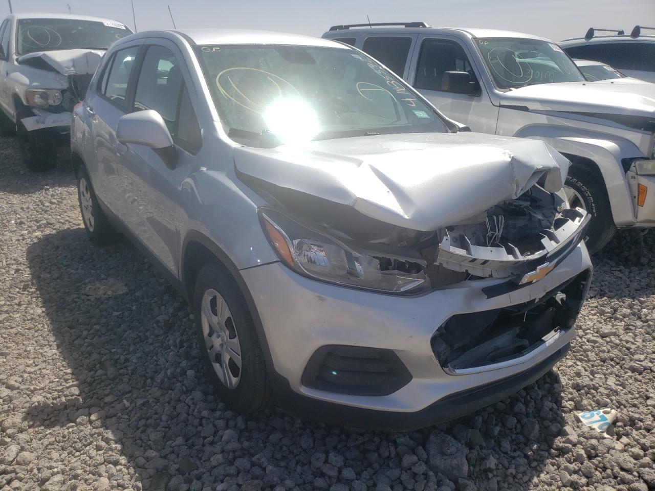 CHEVROLET TRAX LS 2017 with VIN 3GNCJKSB1HL208673 - Photo from auction