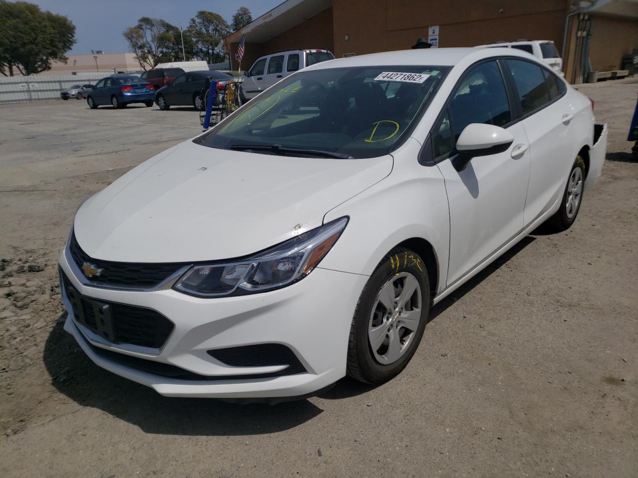 Photo 2 from auction – 2018 CHEVROLET CRUZE LS with VIN 1G1BC5SM2J7239449