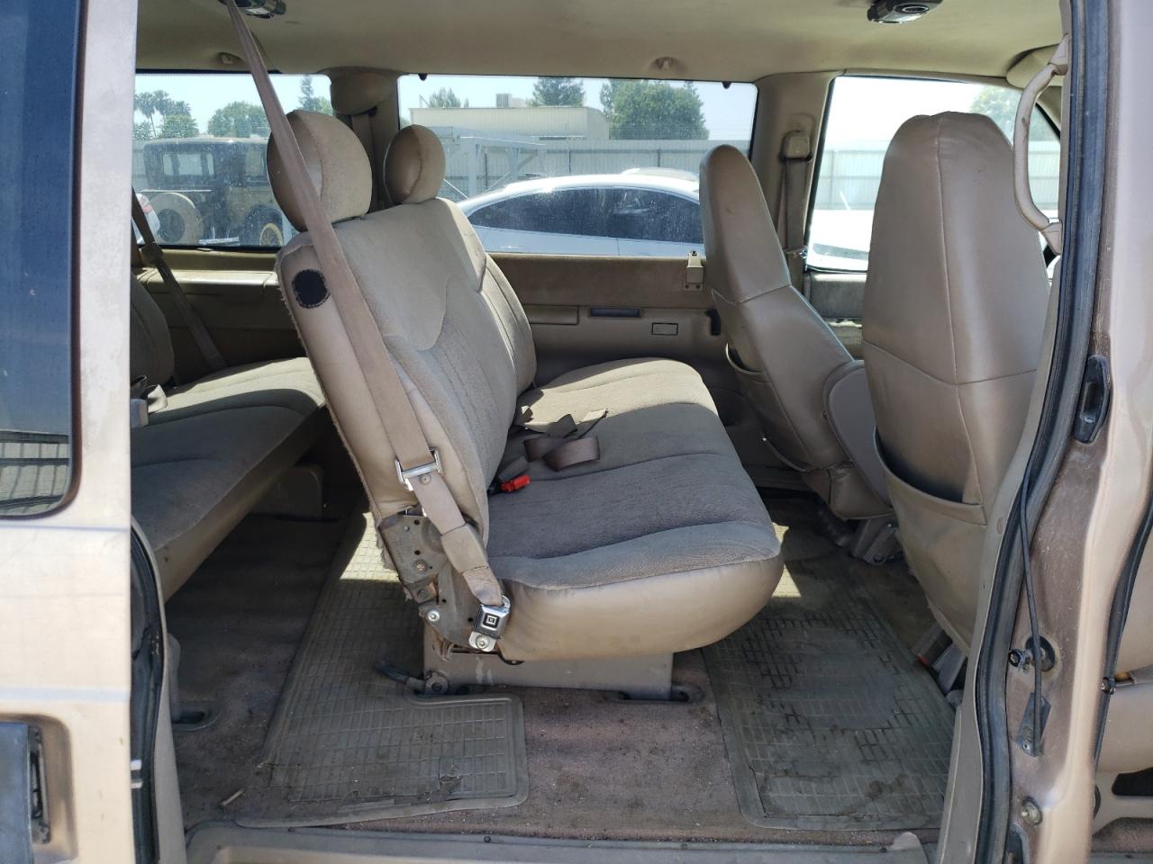 Photo 6 from auction – 2004 GMC SAFARI XT with VIN 1GKDM19X64B504191