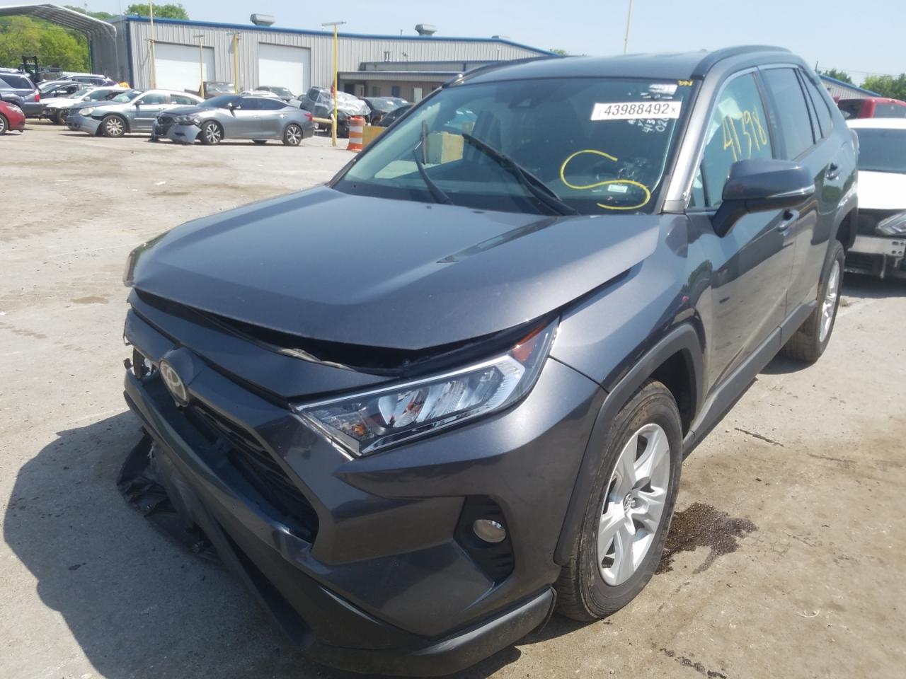Photo 2 from auction – 2021 TOYOTA RAV4 XLE with VIN 2T3W1RFV7MC086148