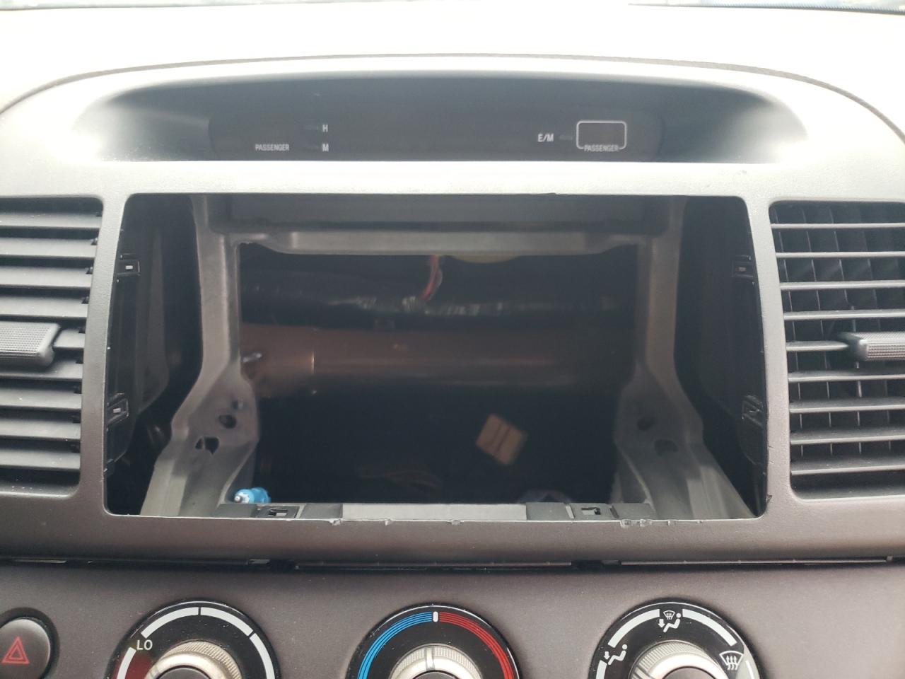Photo 9 from auction – 2005 TOYOTA CAMRY LE with VIN 4T1BE32K75U992899