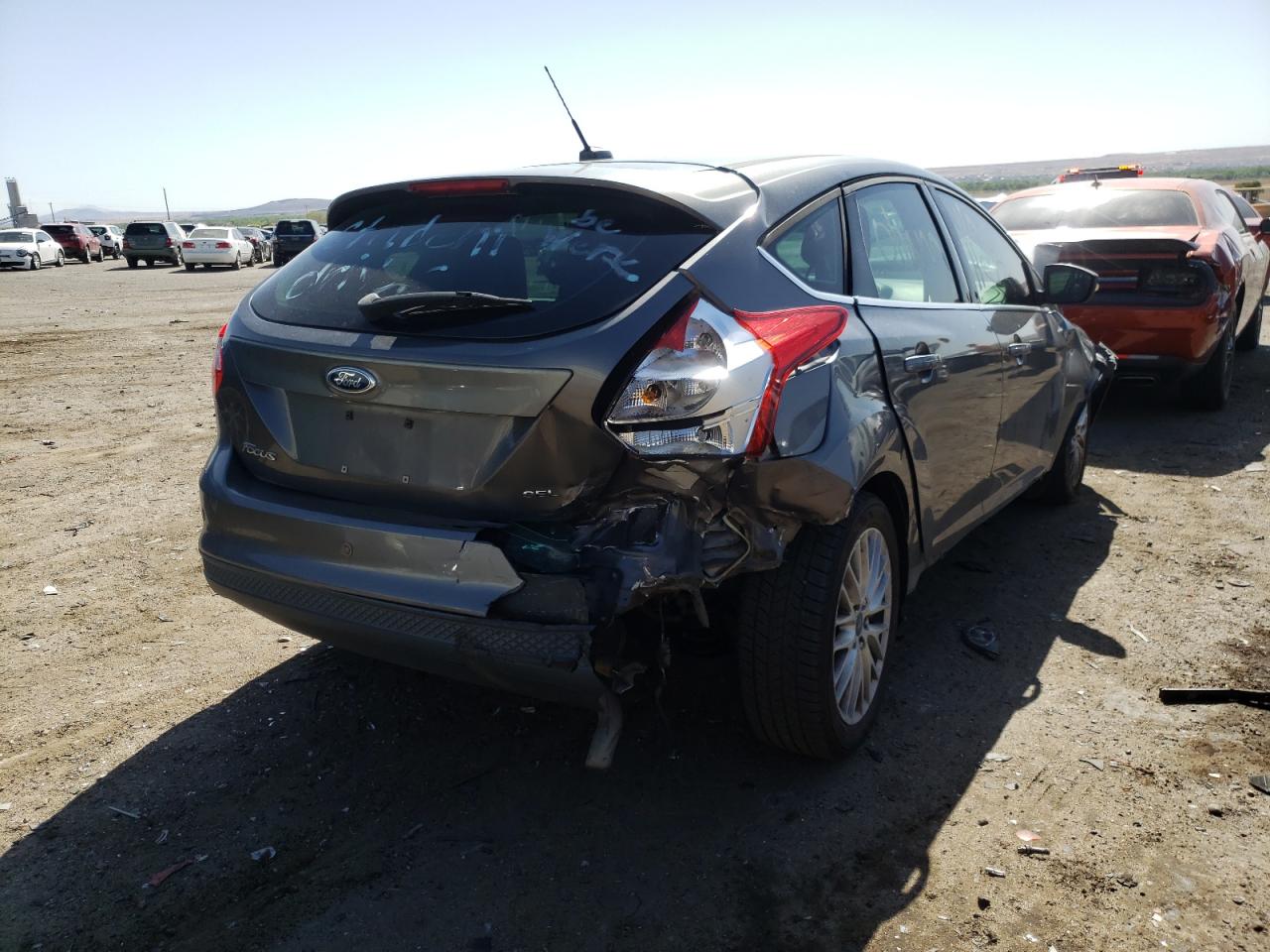 Photo 4 from auction – 2012 FORD FOCUS SEL with VIN 1FAHP3M29CL105463
