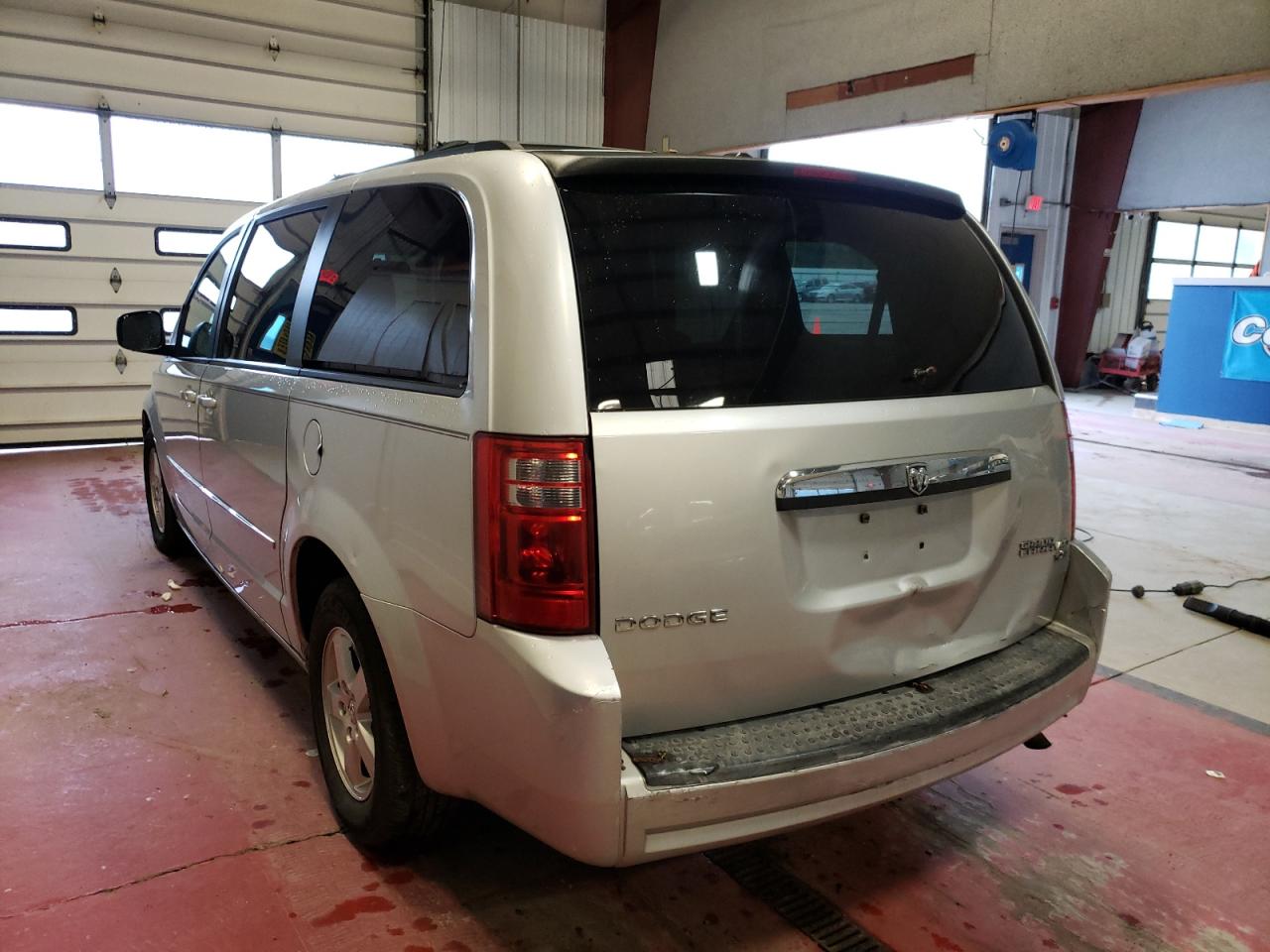 Photo 3 from auction – 2010 DODGE GRAND CARA with VIN 2D4RN5D10AR201710