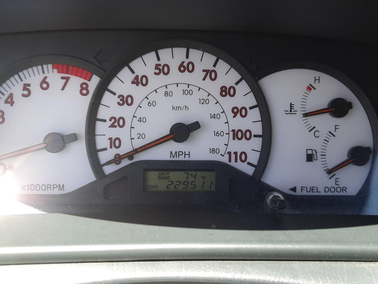 Photo 8 from auction – 2004 TOYOTA COROLLA CE with VIN 1NXBR32E34Z324160