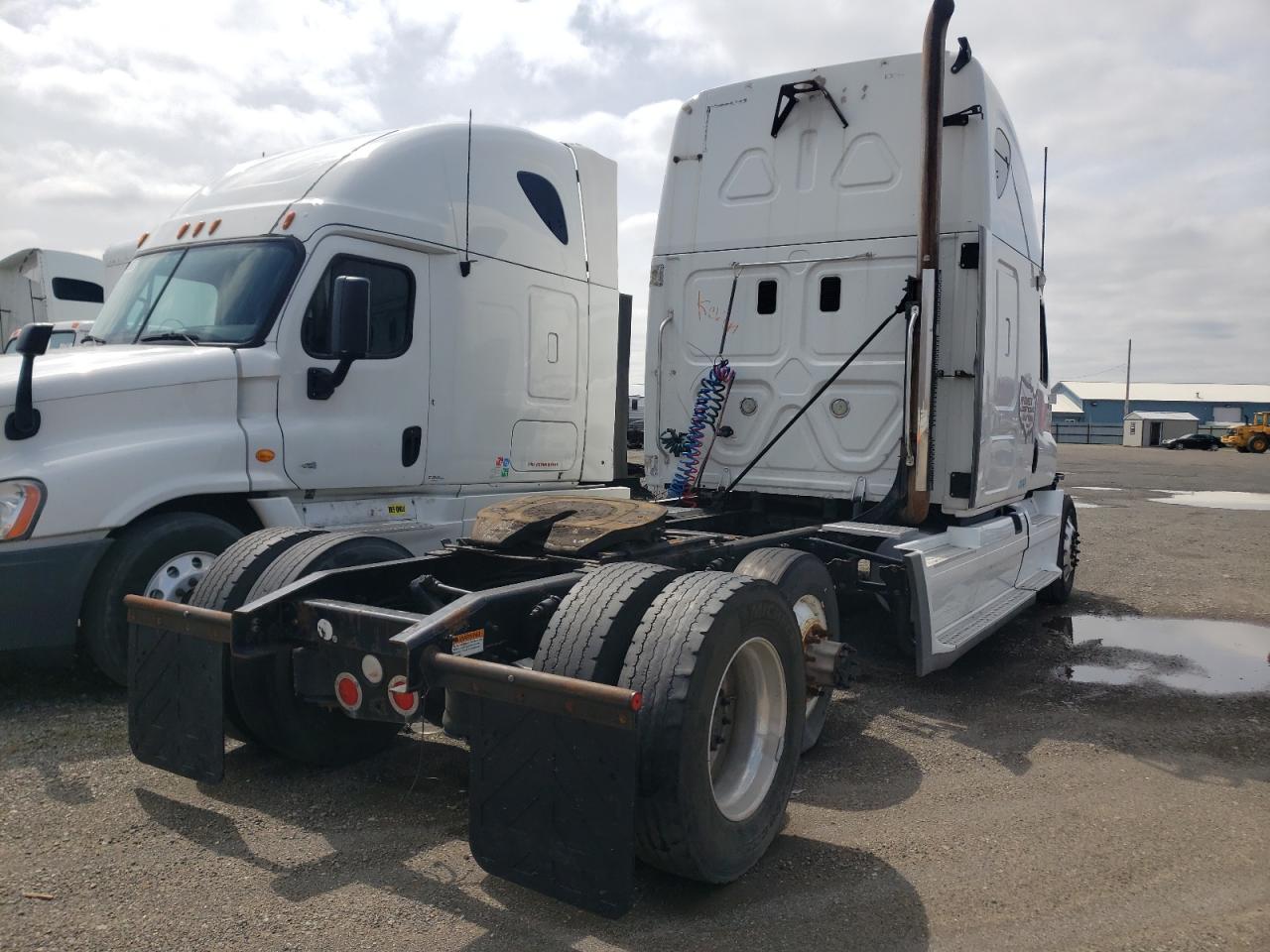 Photo 4 from auction – 2013 FREIGHTLINER CASCADIA 1 with VIN 1FUJGLDR8DLBS1465