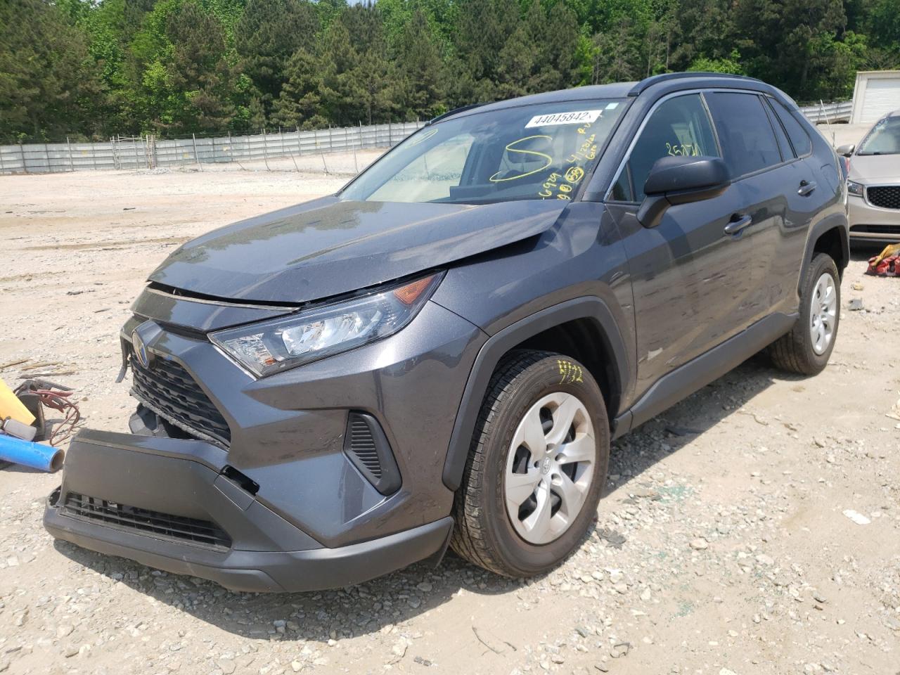 Photo 2 from auction – 2020 TOYOTA RAV4 LE with VIN JTMH1RFV7LD046929