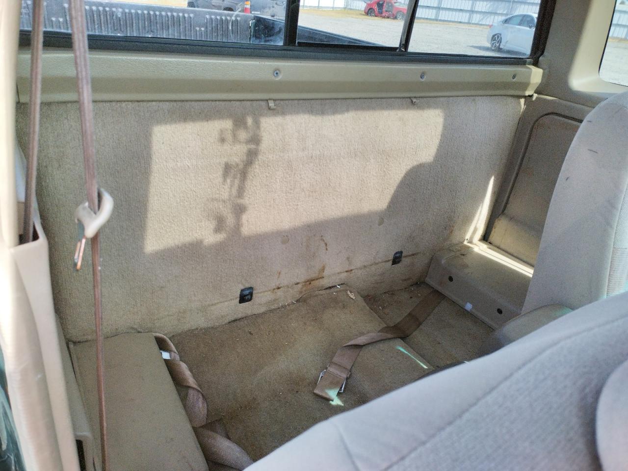 Photo 6 from auction – 2000 NISSAN FRONTIER K with VIN 1N6ED26Y2YC338042