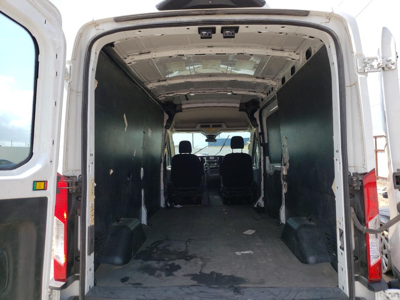 Photo 6 from auction – 2020 FORD TRANSIT T- with VIN 1FTBR2C89LKA09395