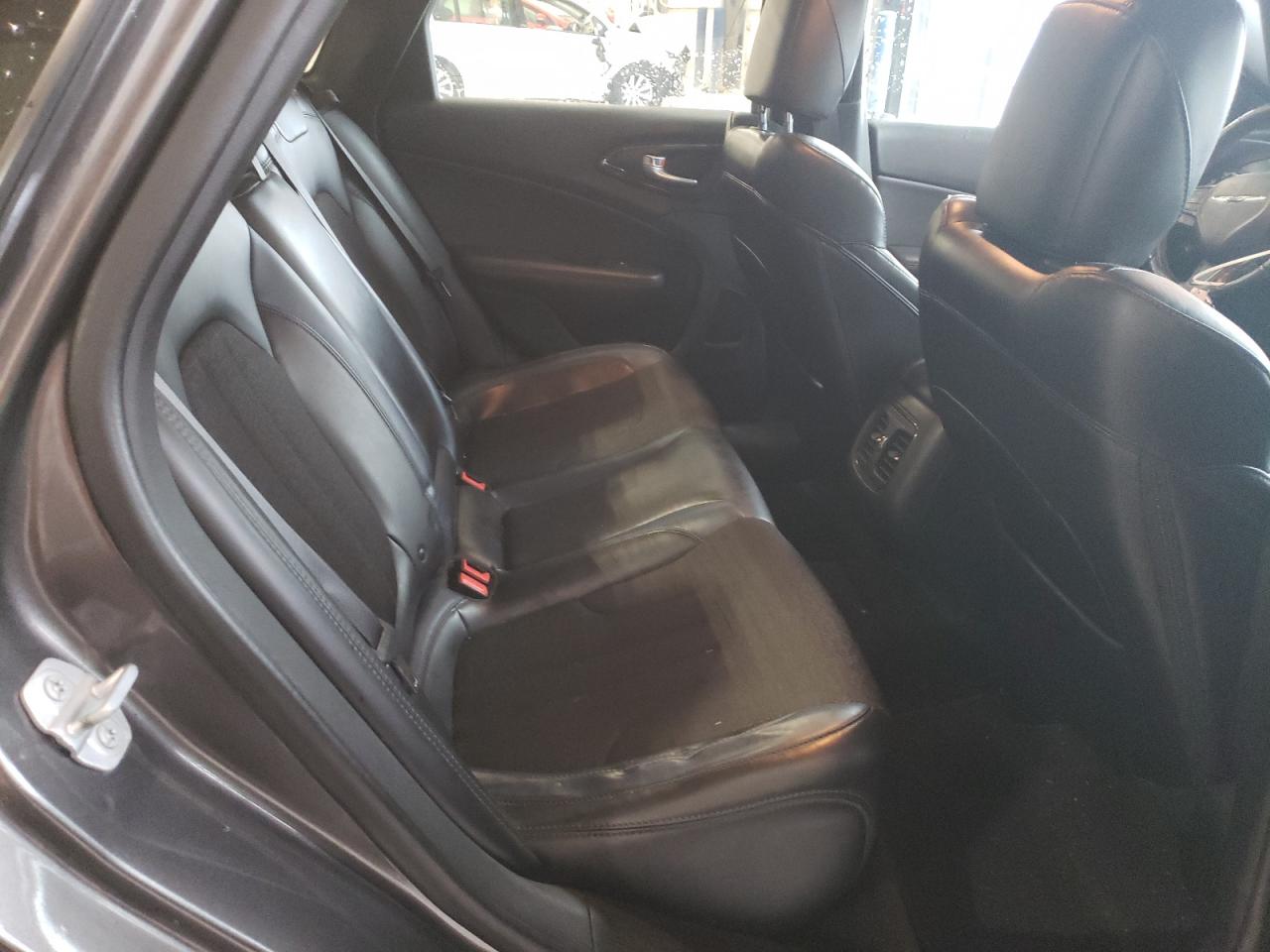 Photo 6 from auction – 2015 CHRYSLER 200 S with VIN 1C3CCCBB9FN672658