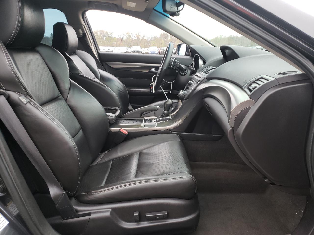 Photo 5 from auction – 2013 ACURA TL TECH with VIN 19UUA9F55DA001801