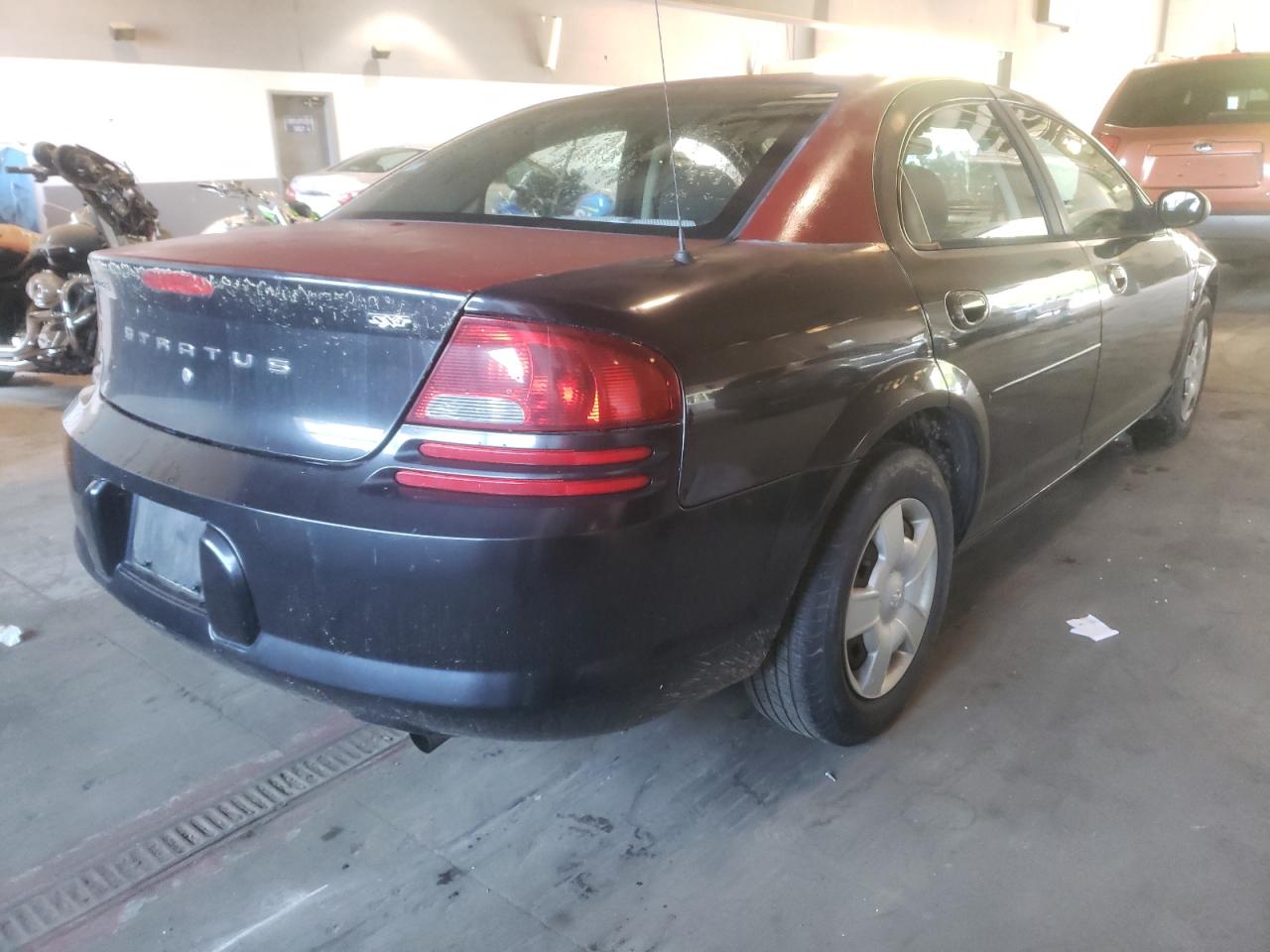 Photo 4 from auction – 2005 DODGE STRATUS SX with VIN 1B3EL46T25N529290