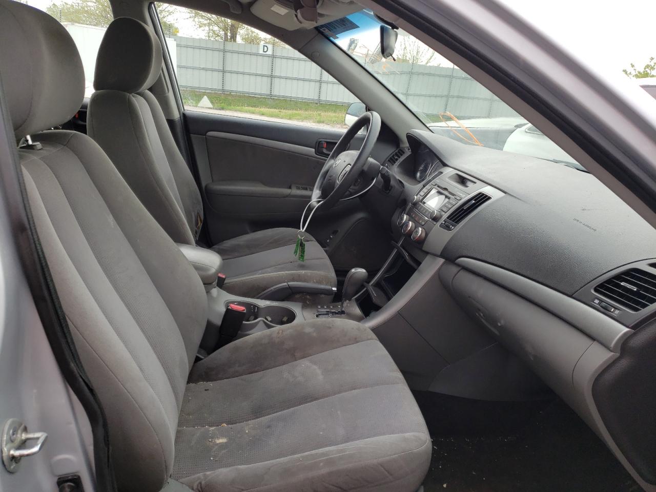 Photo 5 from auction – 2010 HYUNDAI SONATA with VIN 5NPET4AC0AH658578