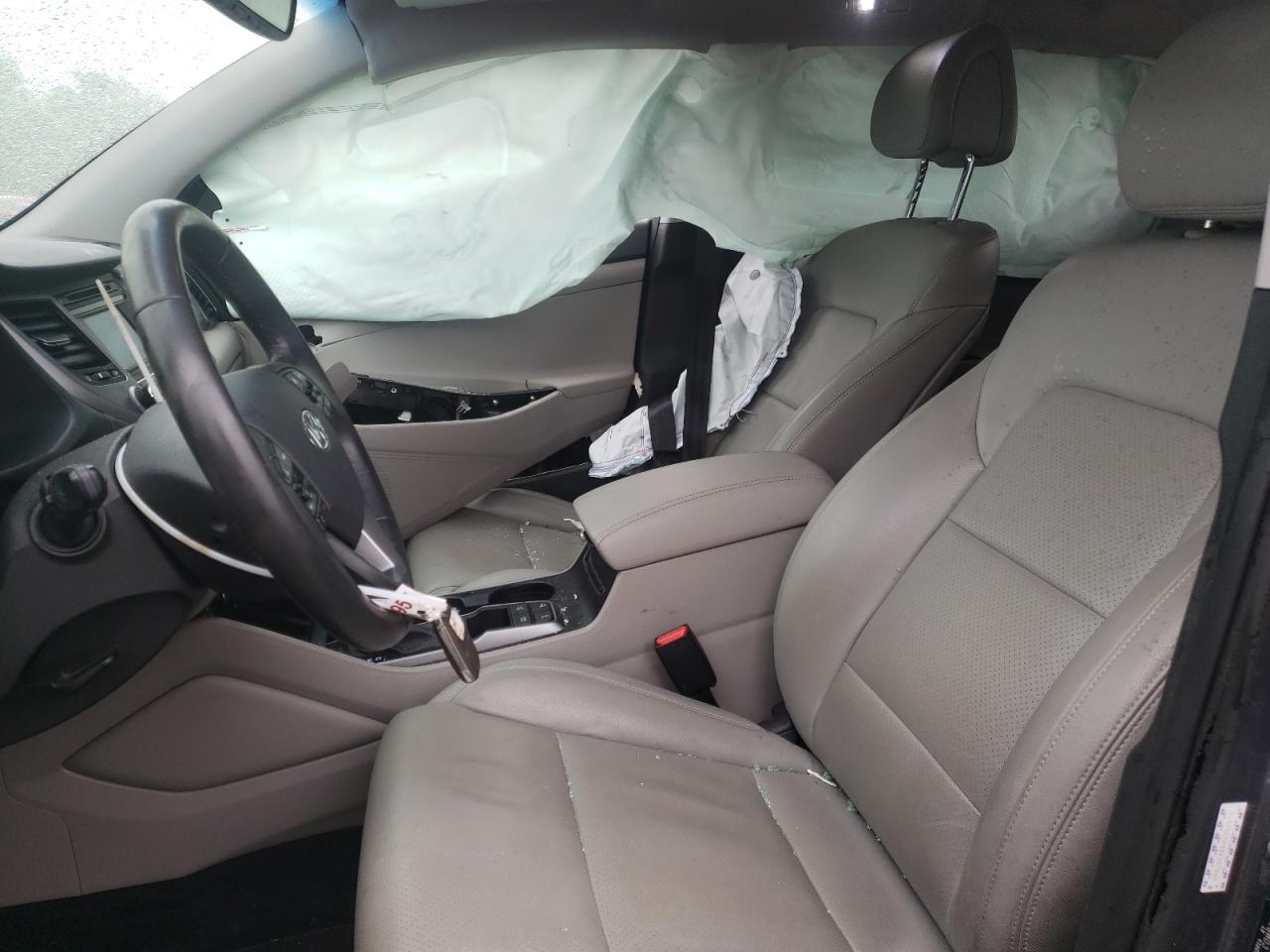 Photo 5 from auction – 2017 HYUNDAI TUCSON LIM with VIN KM8J3CA24HU552274