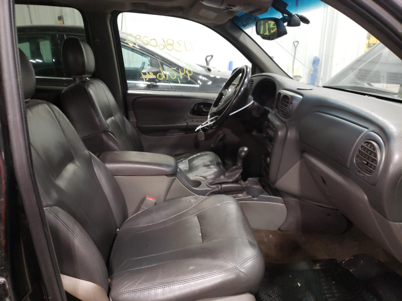 Photo 5 from auction – 2002 CHEVROLET TRAILBLAZE with VIN 1GNET16S726105315