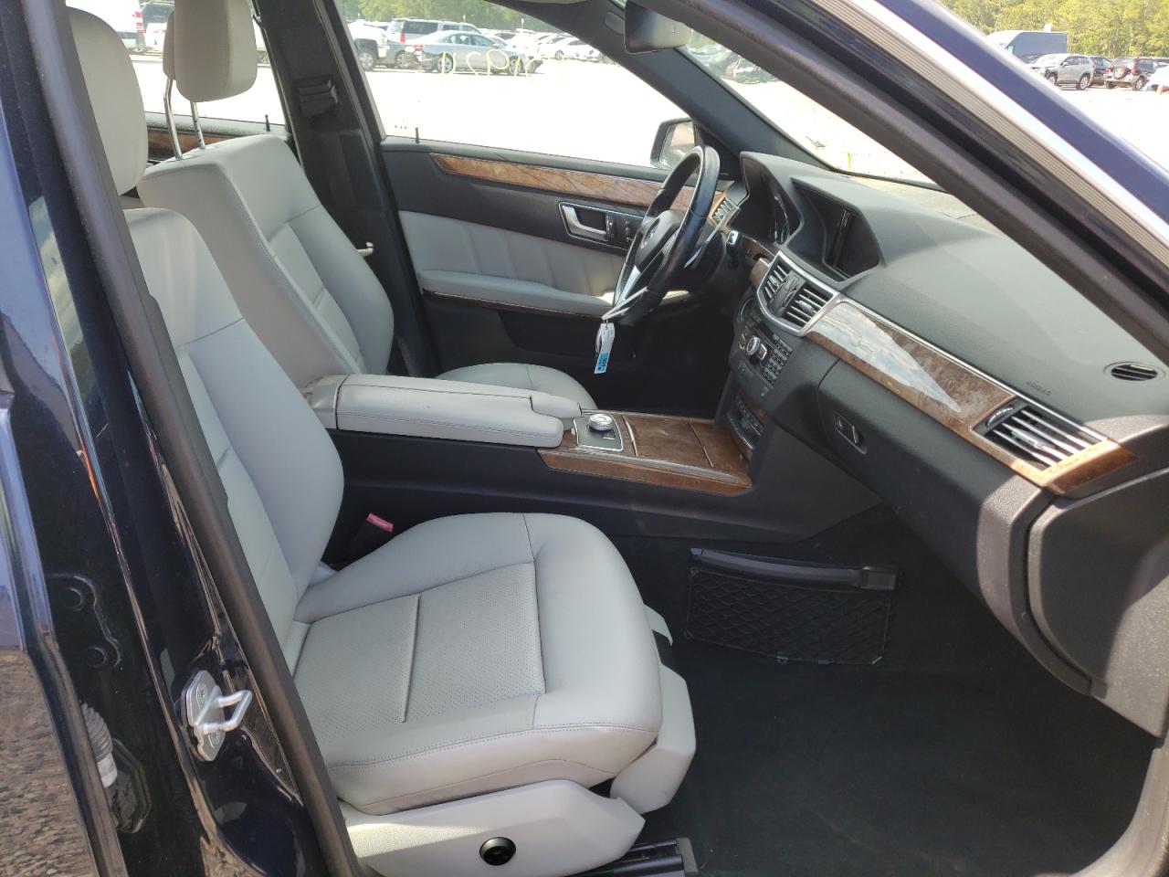 Photo 5 from auction – 2012 MERCEDES-BENZ E 350 4MAT with VIN WDDHF8JB8CA649579