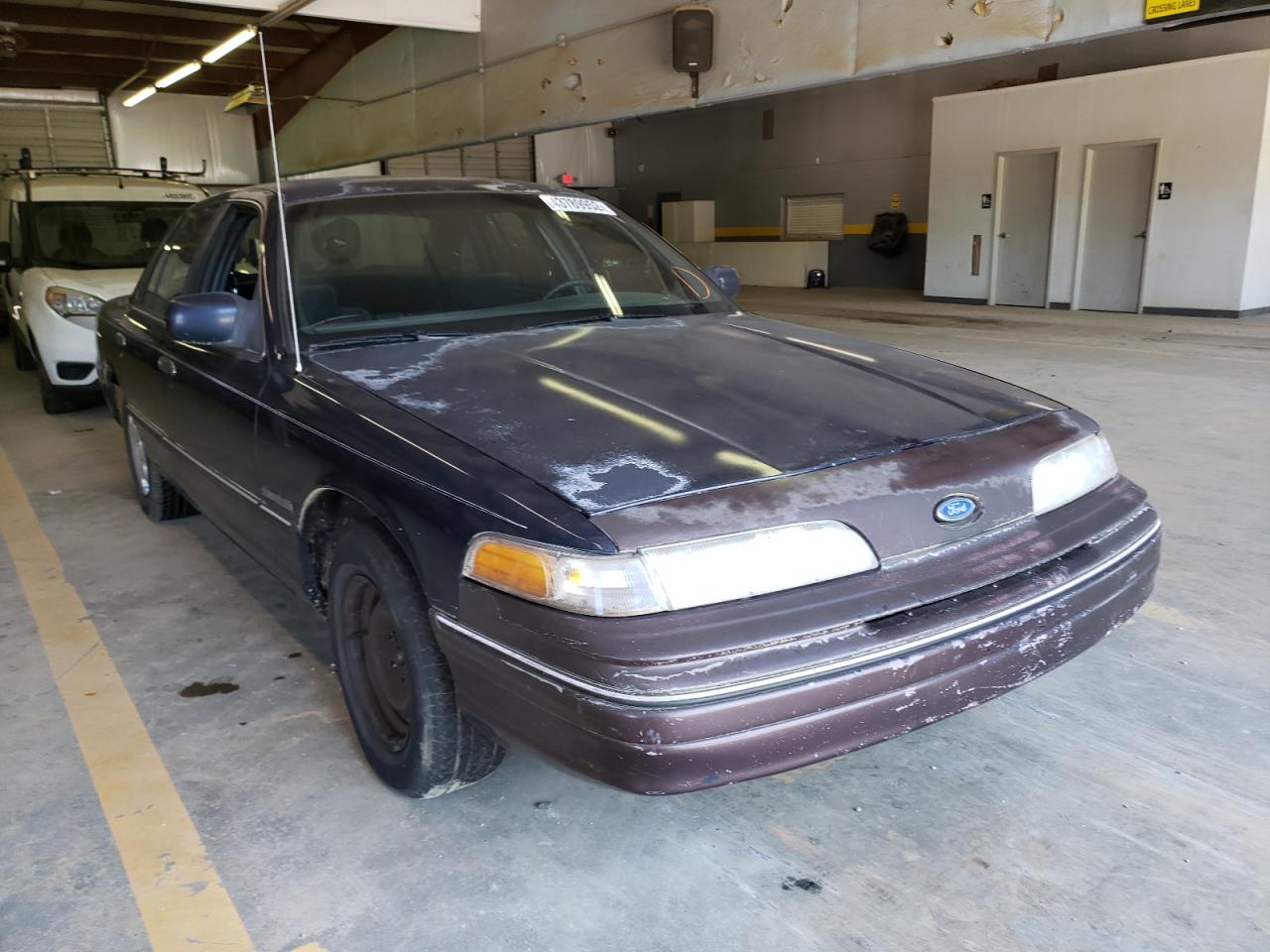 Photo 1 from auction – 1992 FORD CROWN VICT with VIN 2FACP73W5NX249457