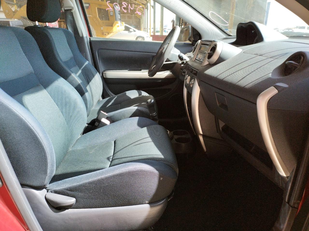 Photo 5 from auction – 2006 TOYOTA SCION XA with VIN JTKKT624265014490