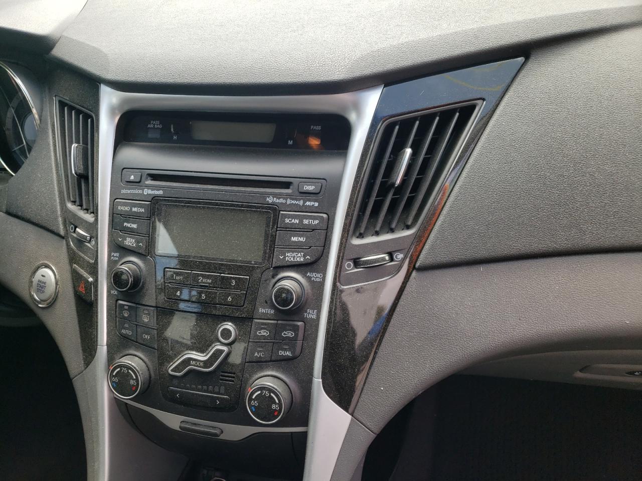 Photo 9 from auction – 2012 HYUNDAI SONATA SE with VIN 5NPEC4AC8CH359116