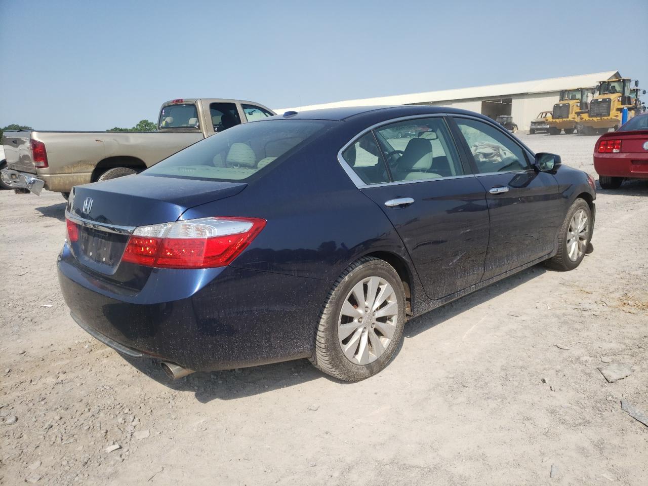 Photo 4 from auction – 2014 HONDA ACCORD EXL with VIN 1HGCR2F86EA196153