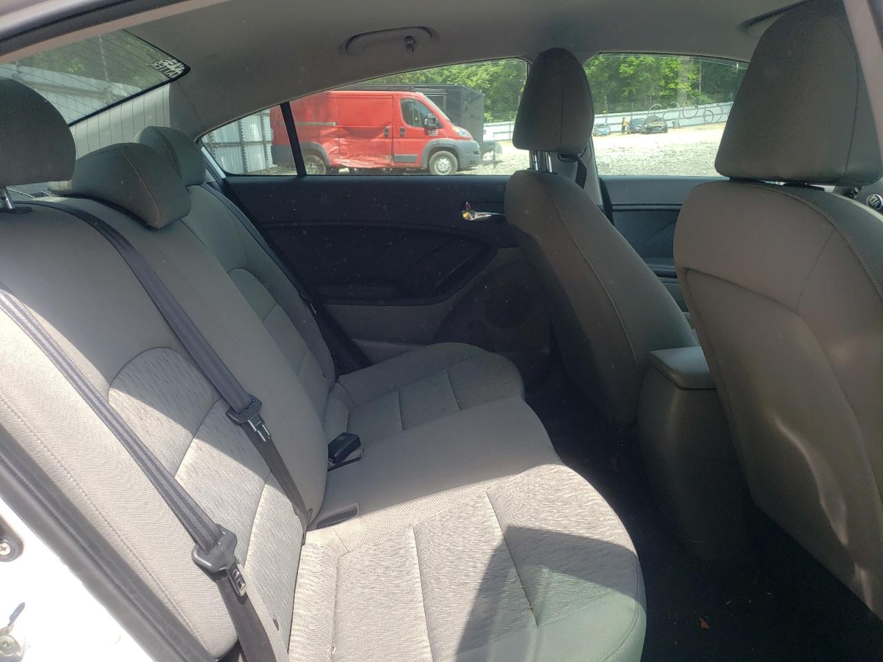 Photo 6 from auction – 2015 KIA FORTE LX with VIN KNAFK4A64F5297250